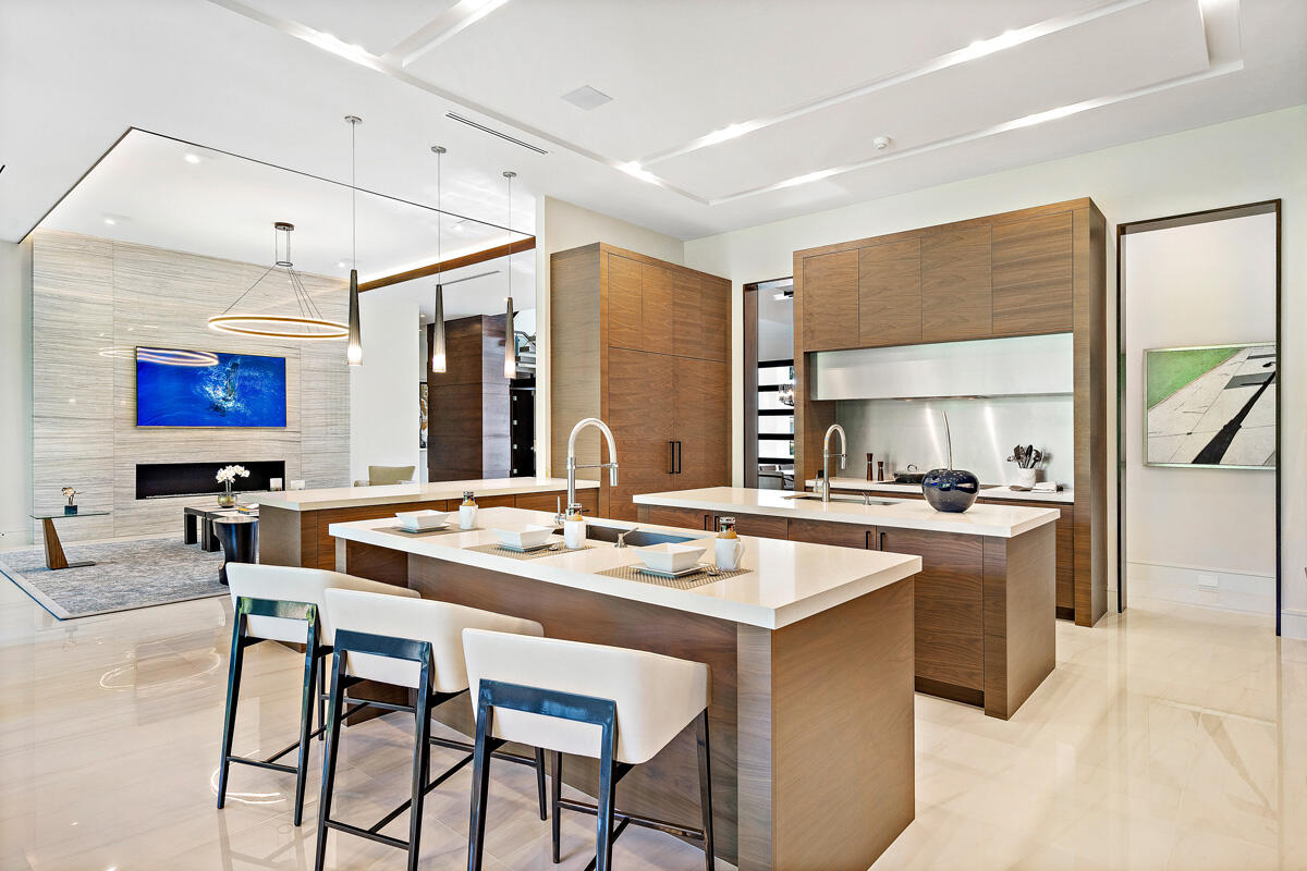 ROYAL PALM YACHT & COUNTRY CLUB - Residential