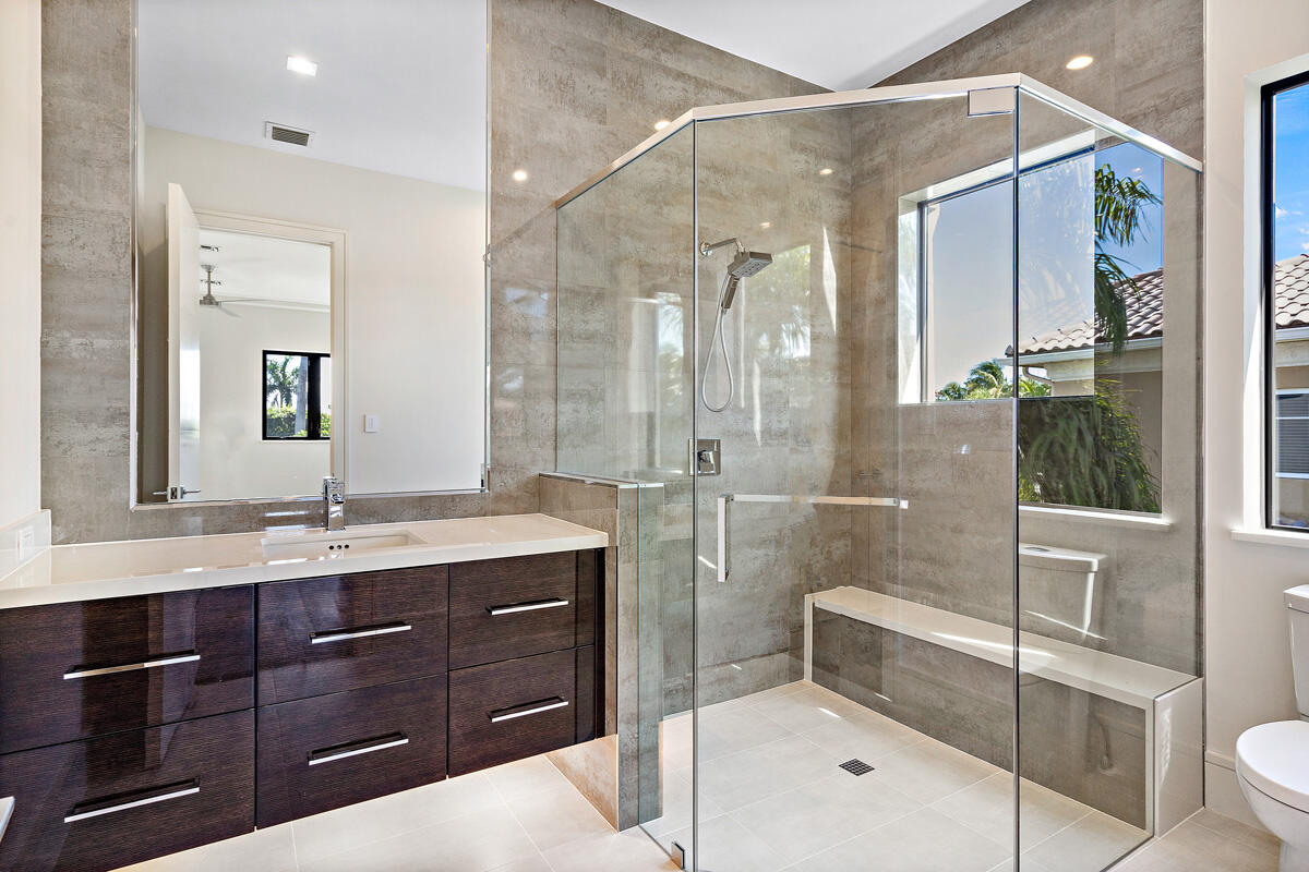 ROYAL PALM YACHT & COUNTRY CLUB - Residential
