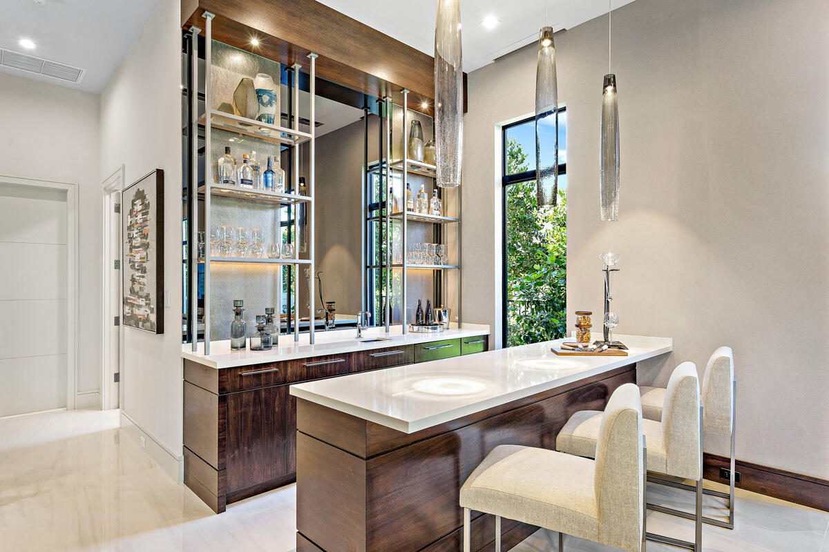 ROYAL PALM YACHT & COUNTRY CLUB - Residential