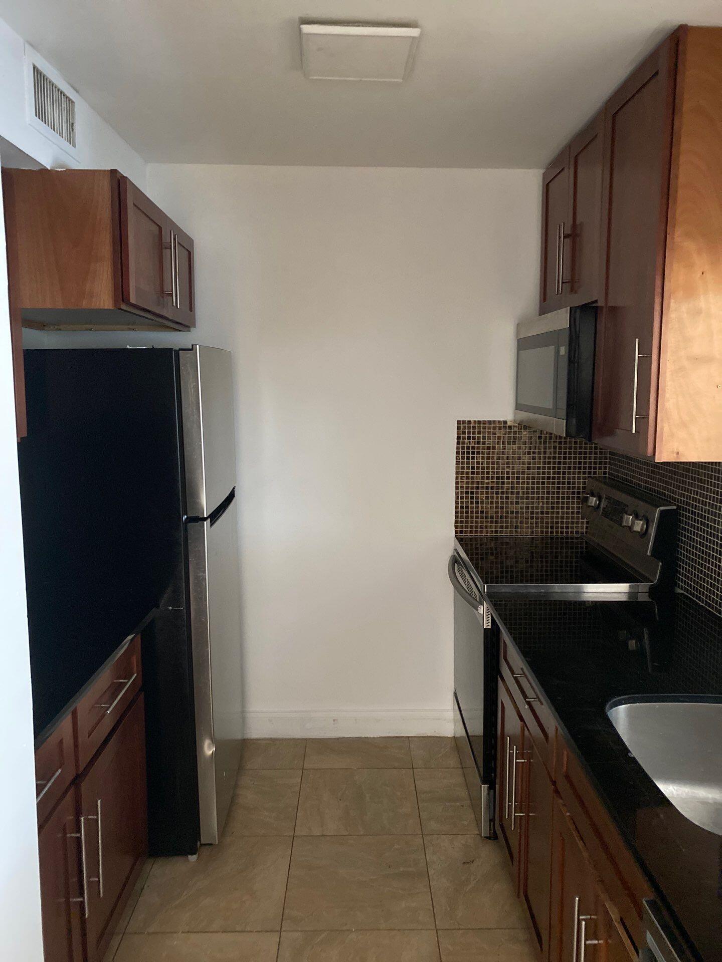 COURTYARDS AT WINDSOR - Residential Lease
