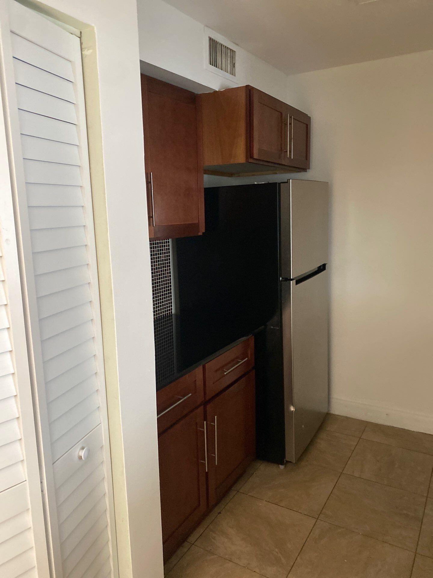 COURTYARDS AT WINDSOR - Residential Lease