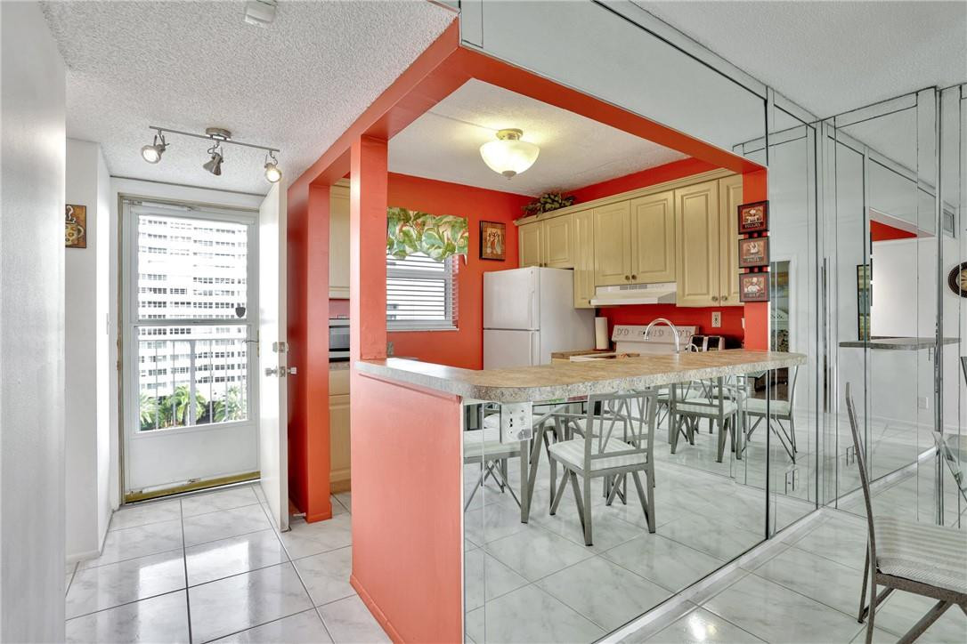 DELPHI TOWERS CONDO - Residential