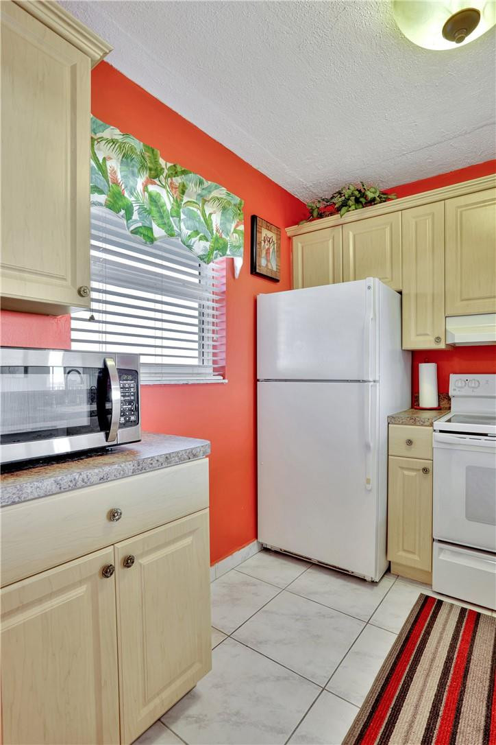 DELPHI TOWERS CONDO - Residential