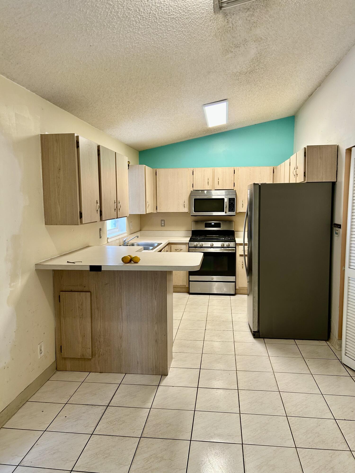 LEE ESTATES 1 - Residential