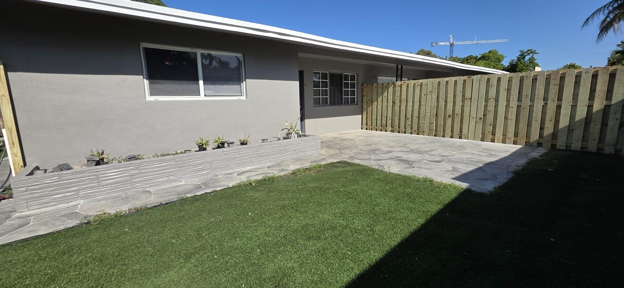 NORTH HOLLYWOOD - Residential Lease