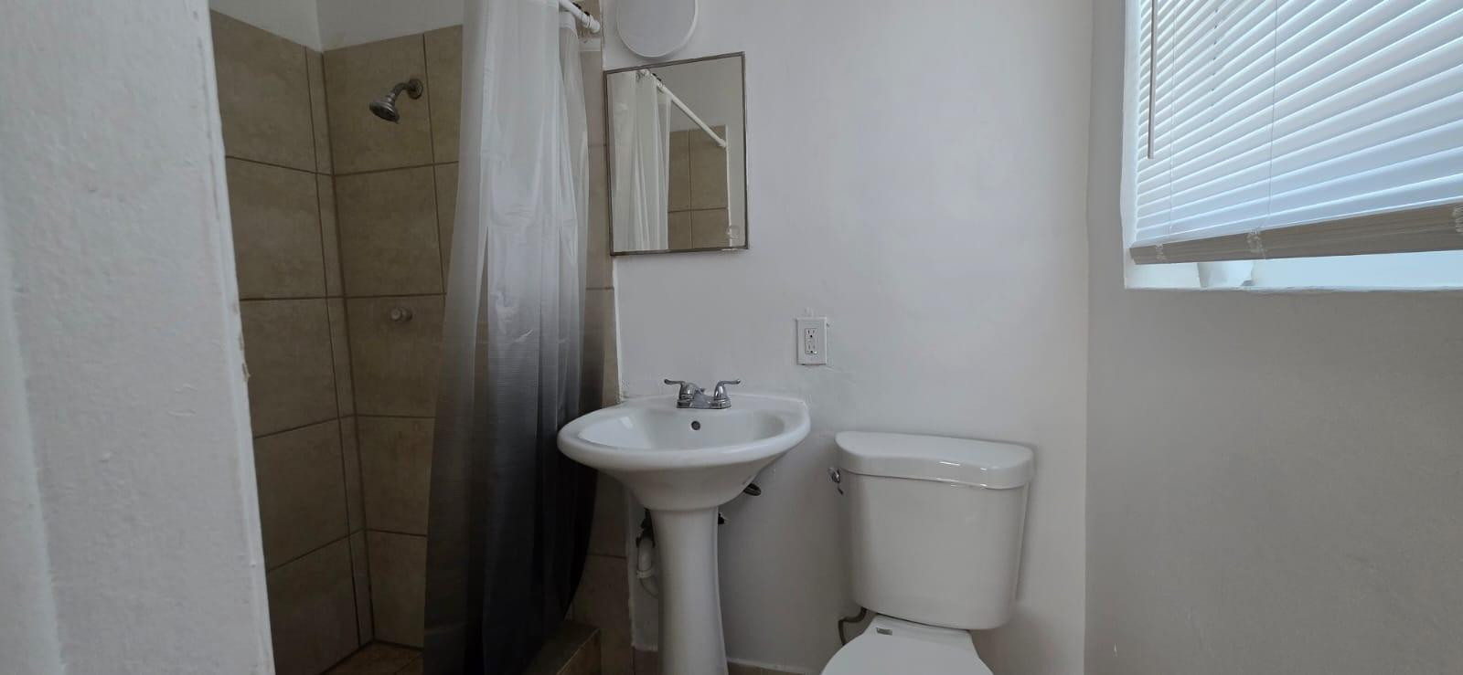 NORTH HOLLYWOOD - Residential Lease