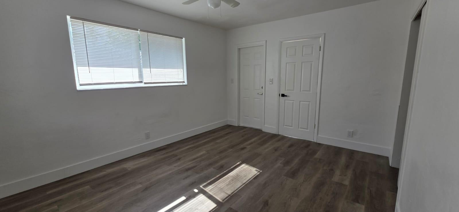NORTH HOLLYWOOD - Residential Lease