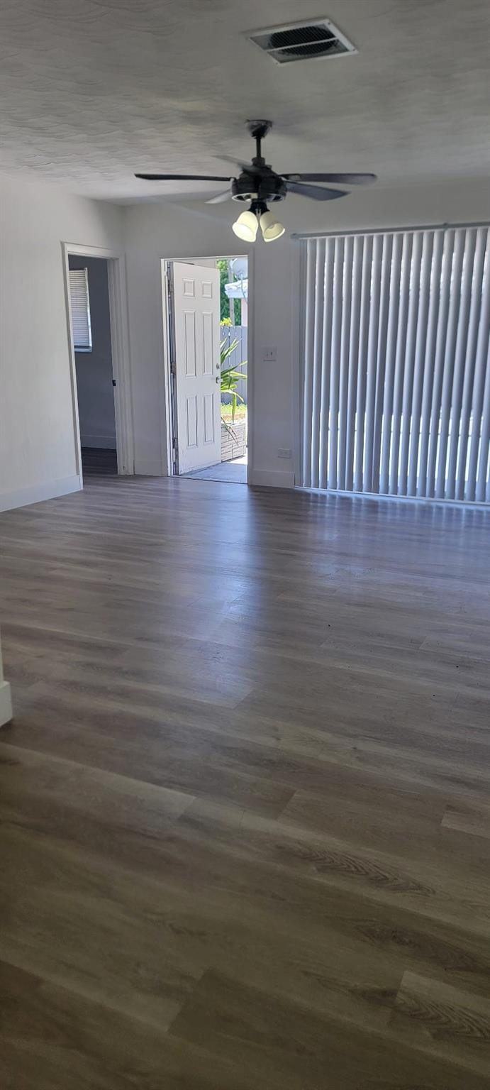 NORTH HOLLYWOOD - Residential Lease