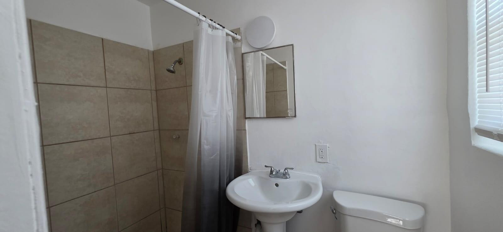 NORTH HOLLYWOOD - Residential Lease