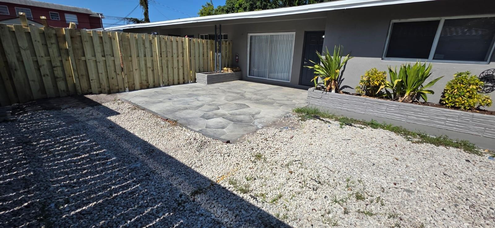NORTH HOLLYWOOD - Residential Lease