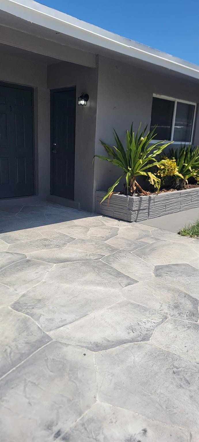NORTH HOLLYWOOD - Residential Lease