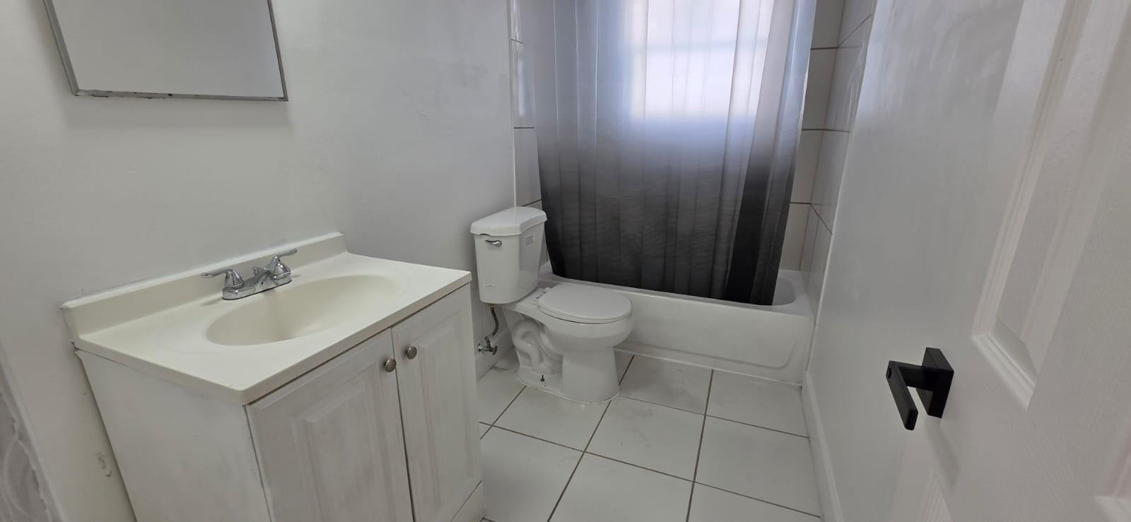 NORTH HOLLYWOOD - Residential Lease