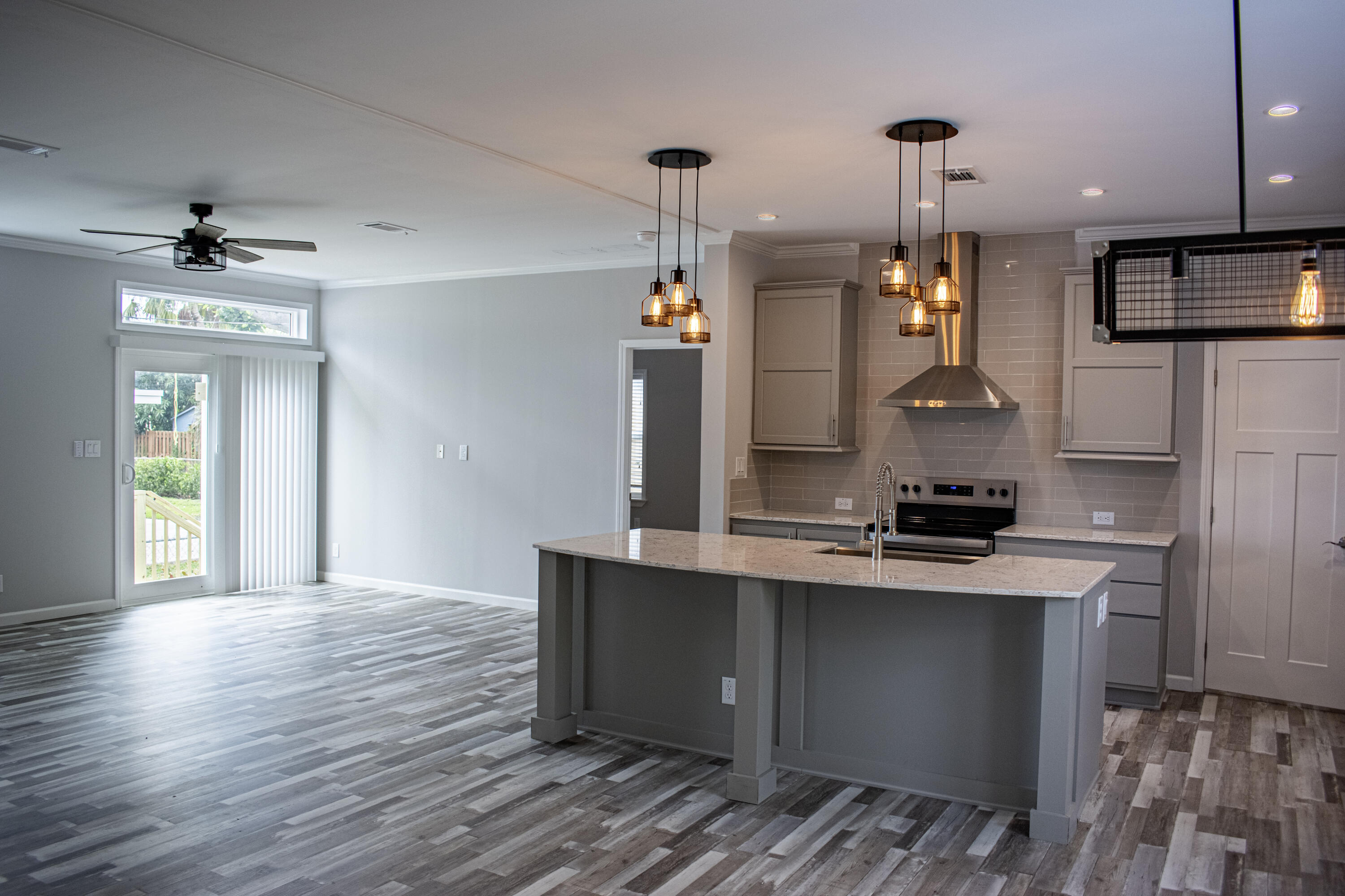 CRESTRIDGE HEIGHTS - Residential