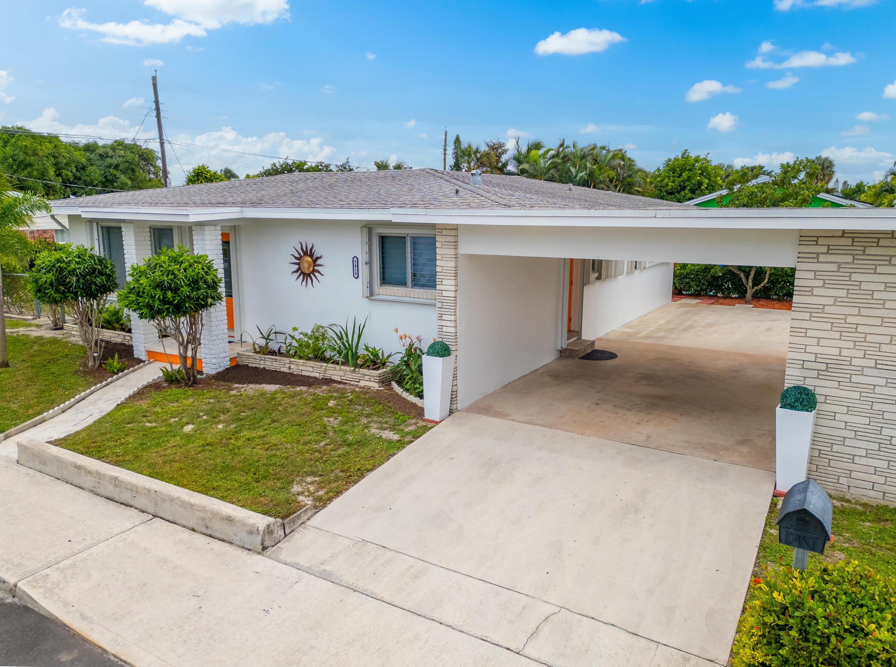 NORTH LAKE WORTH - Residential