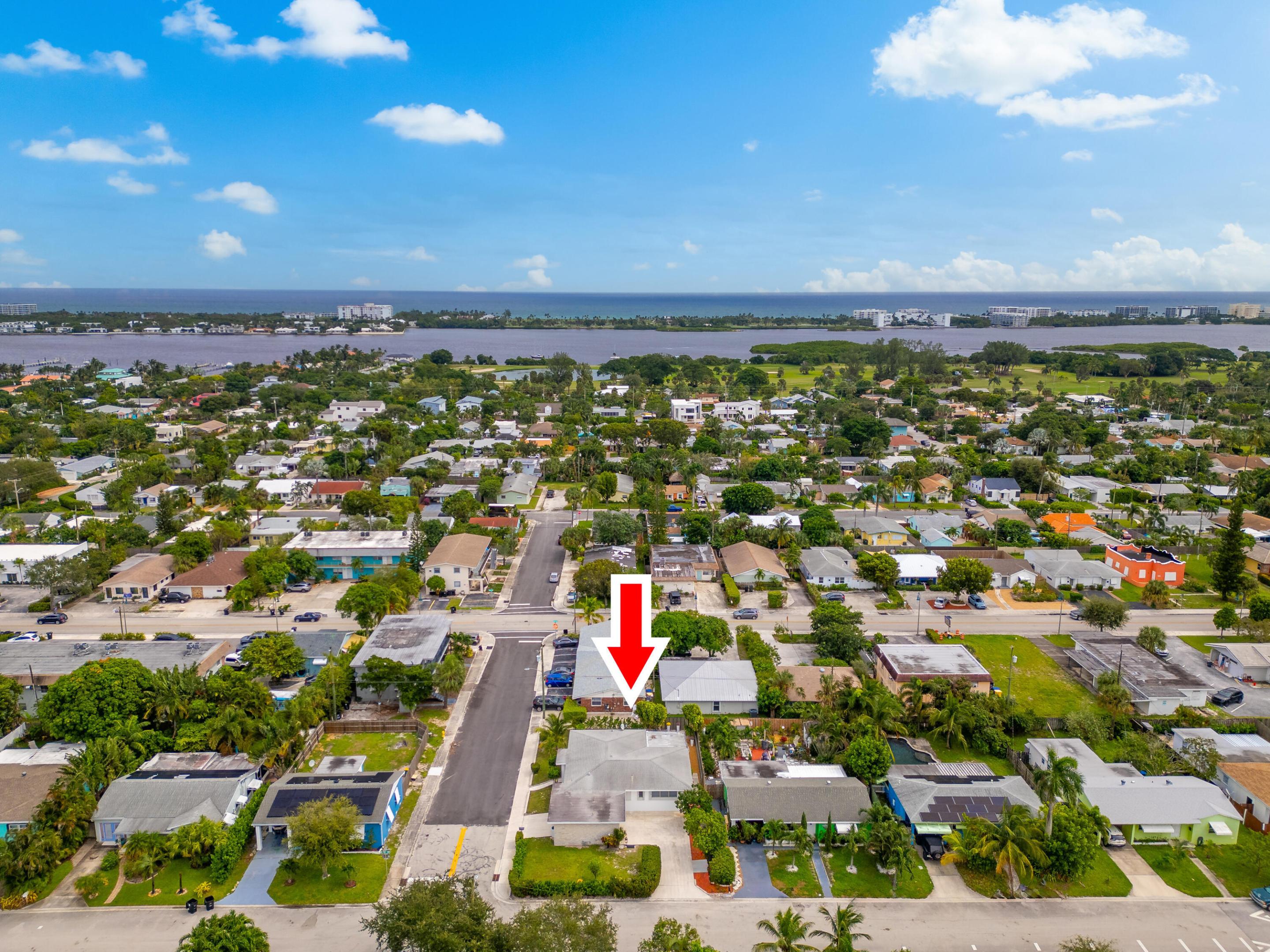 NORTH LAKE WORTH - Residential