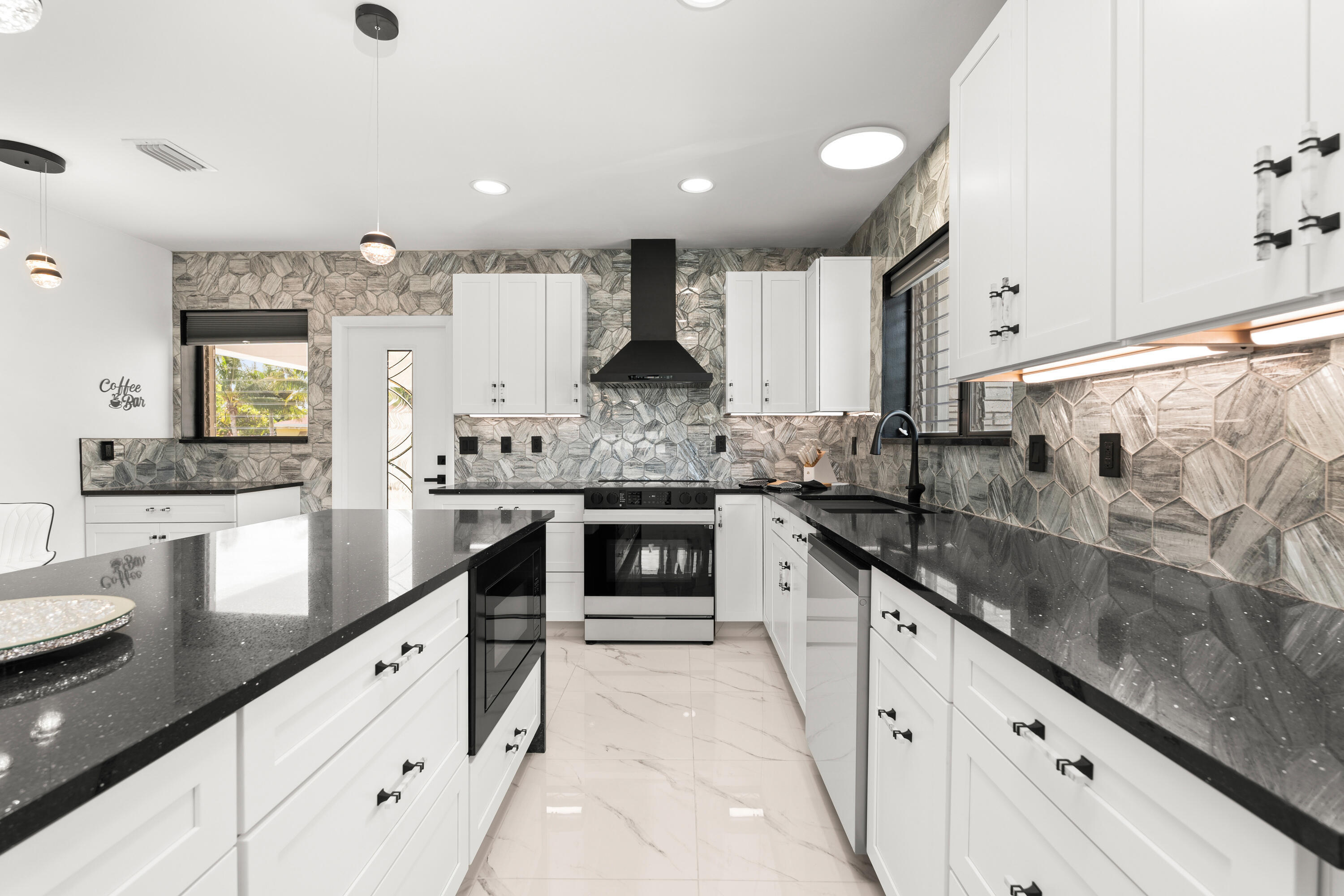NORTH LAKE WORTH - Residential