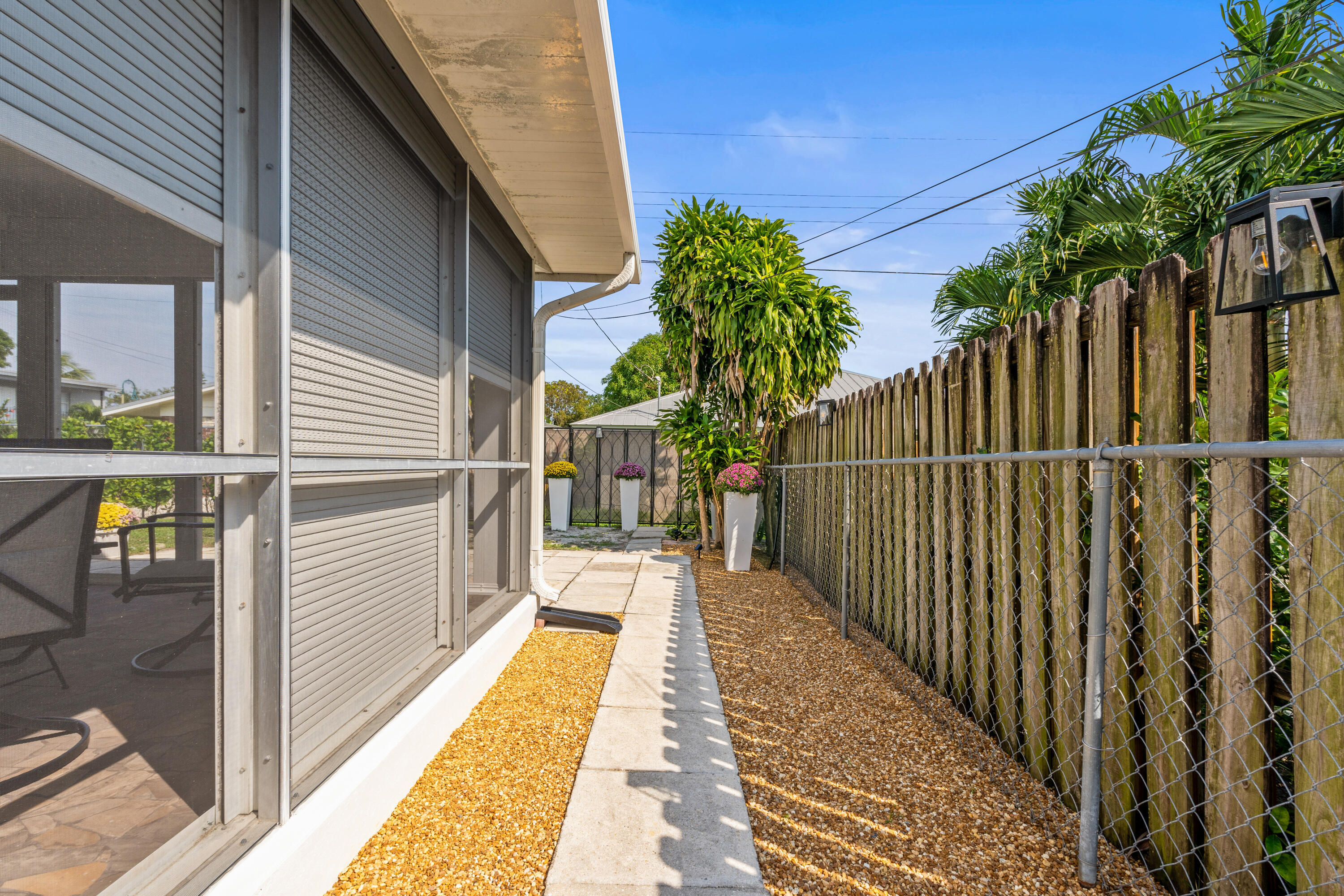 NORTH LAKE WORTH - Residential