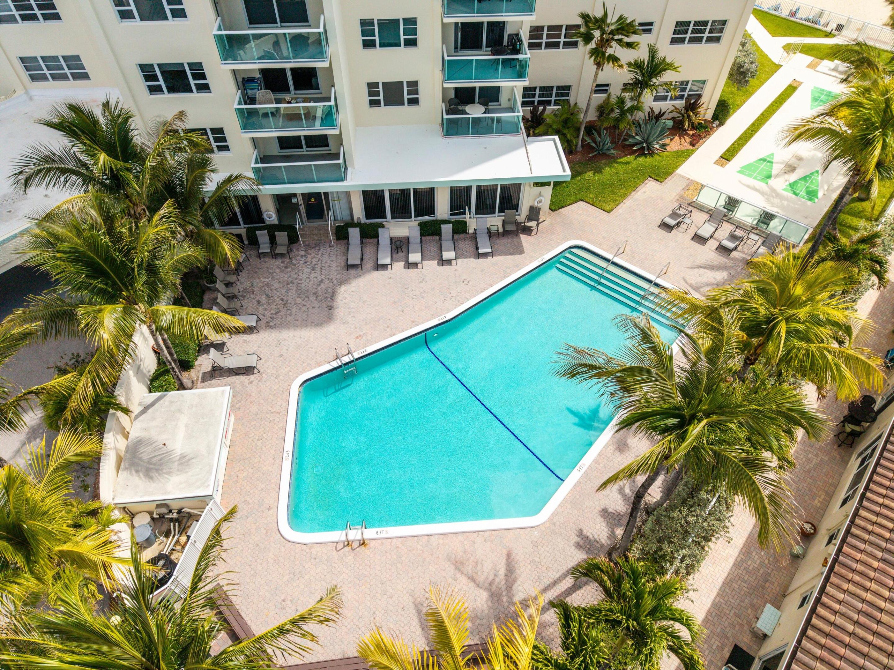 STARLIGHT TOWERS CONDO - Residential