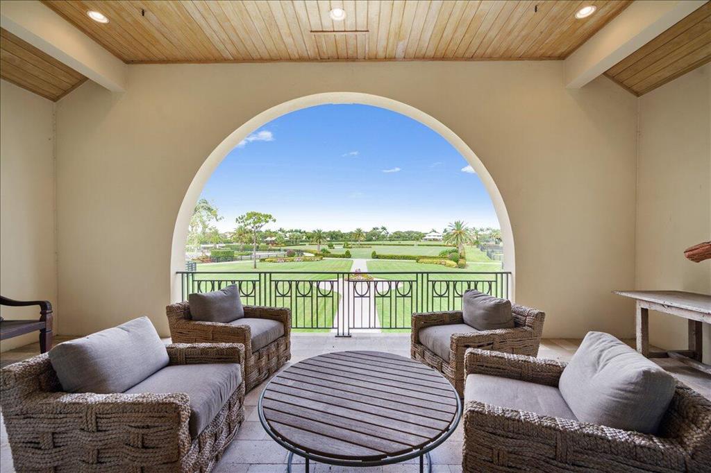 PALM BEACH POINT - Residential