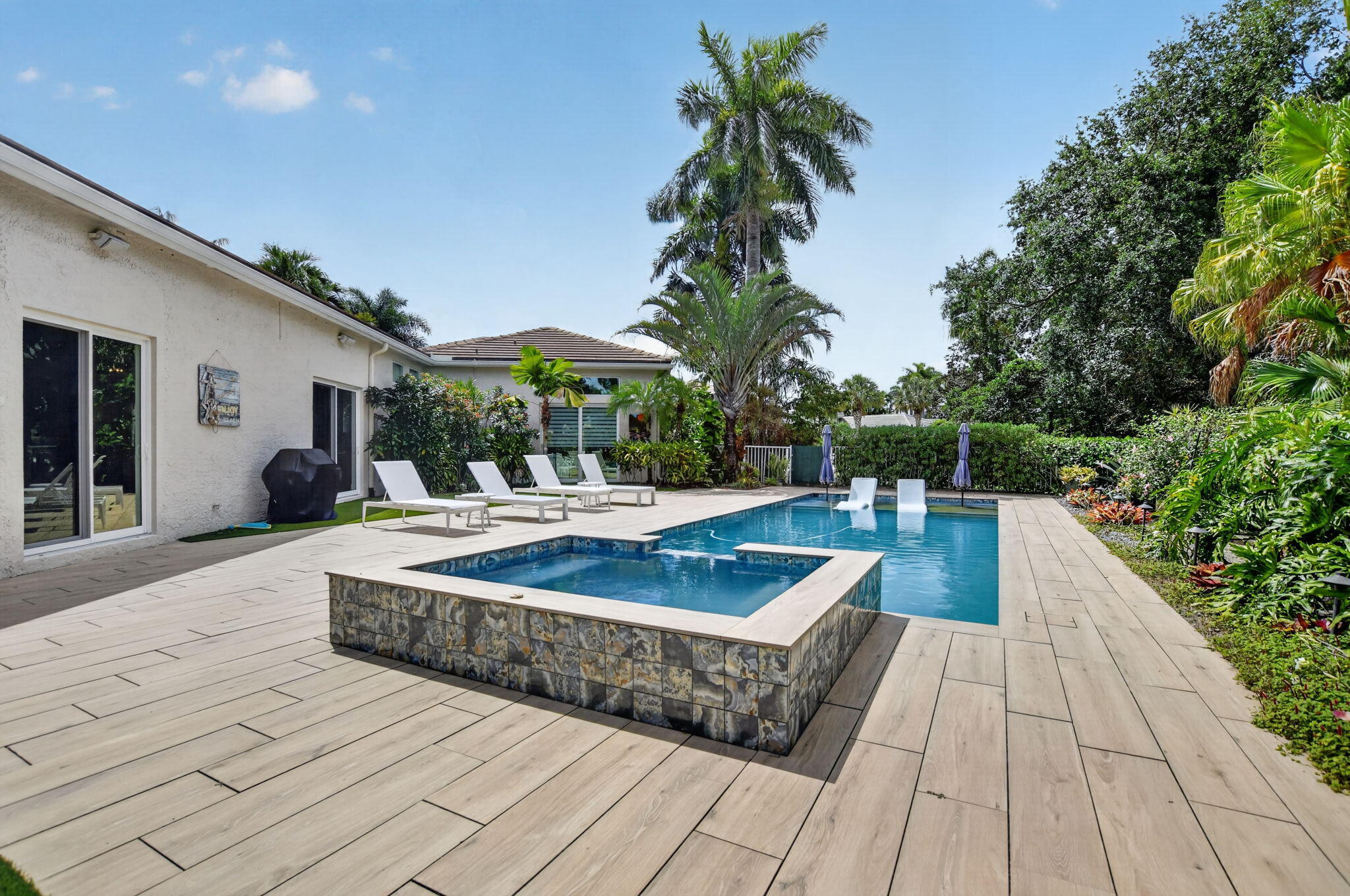 ADDISON RESERVE PARS 7 AND 8 - Residential Lease