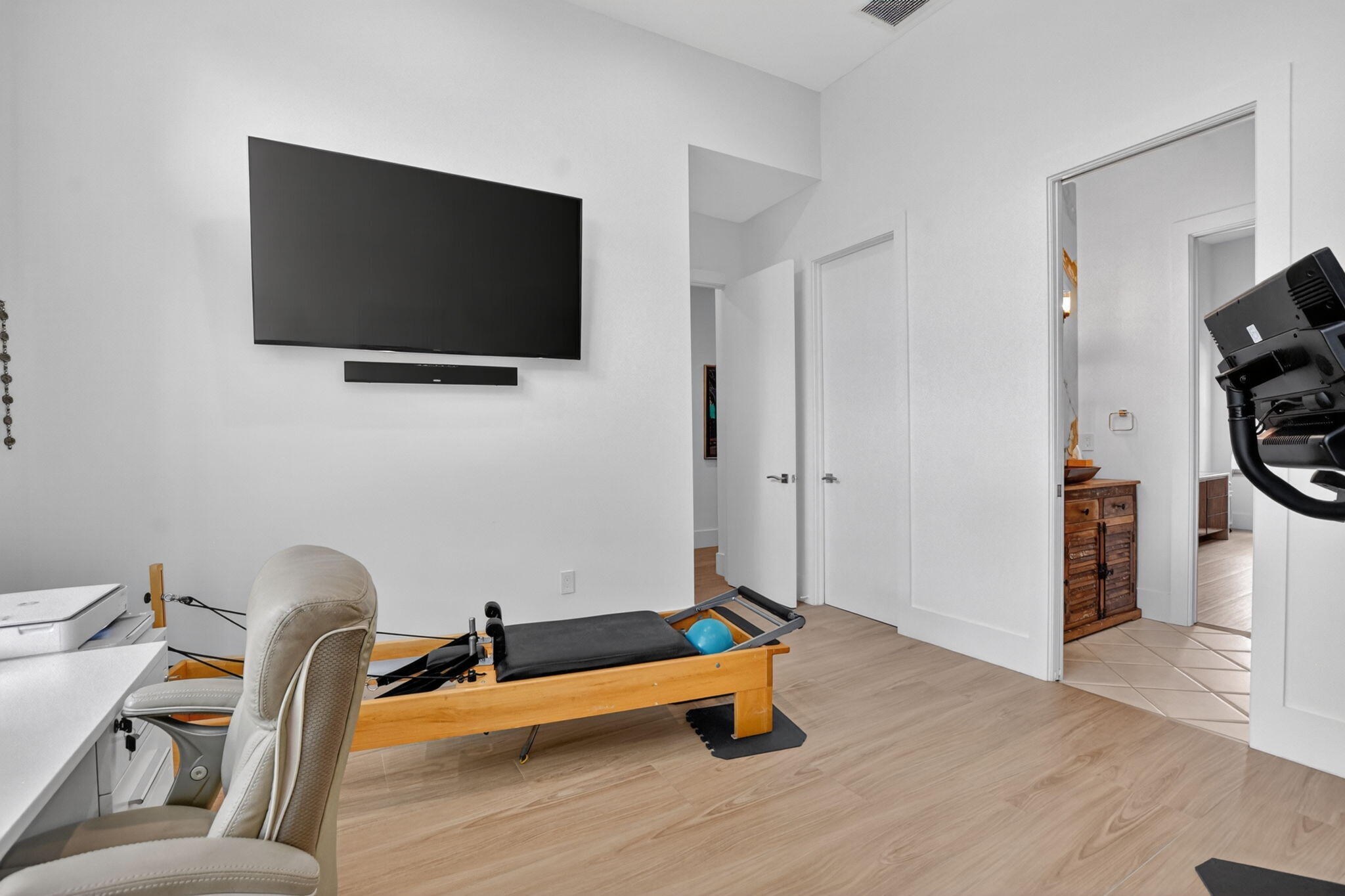 ADDISON RESERVE PARS 7 AND 8 - Residential Lease