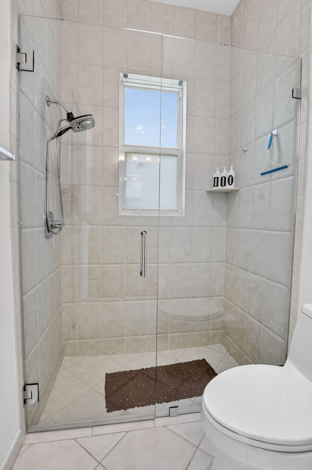 ADDISON RESERVE PARS 7 AND 8 - Residential Lease