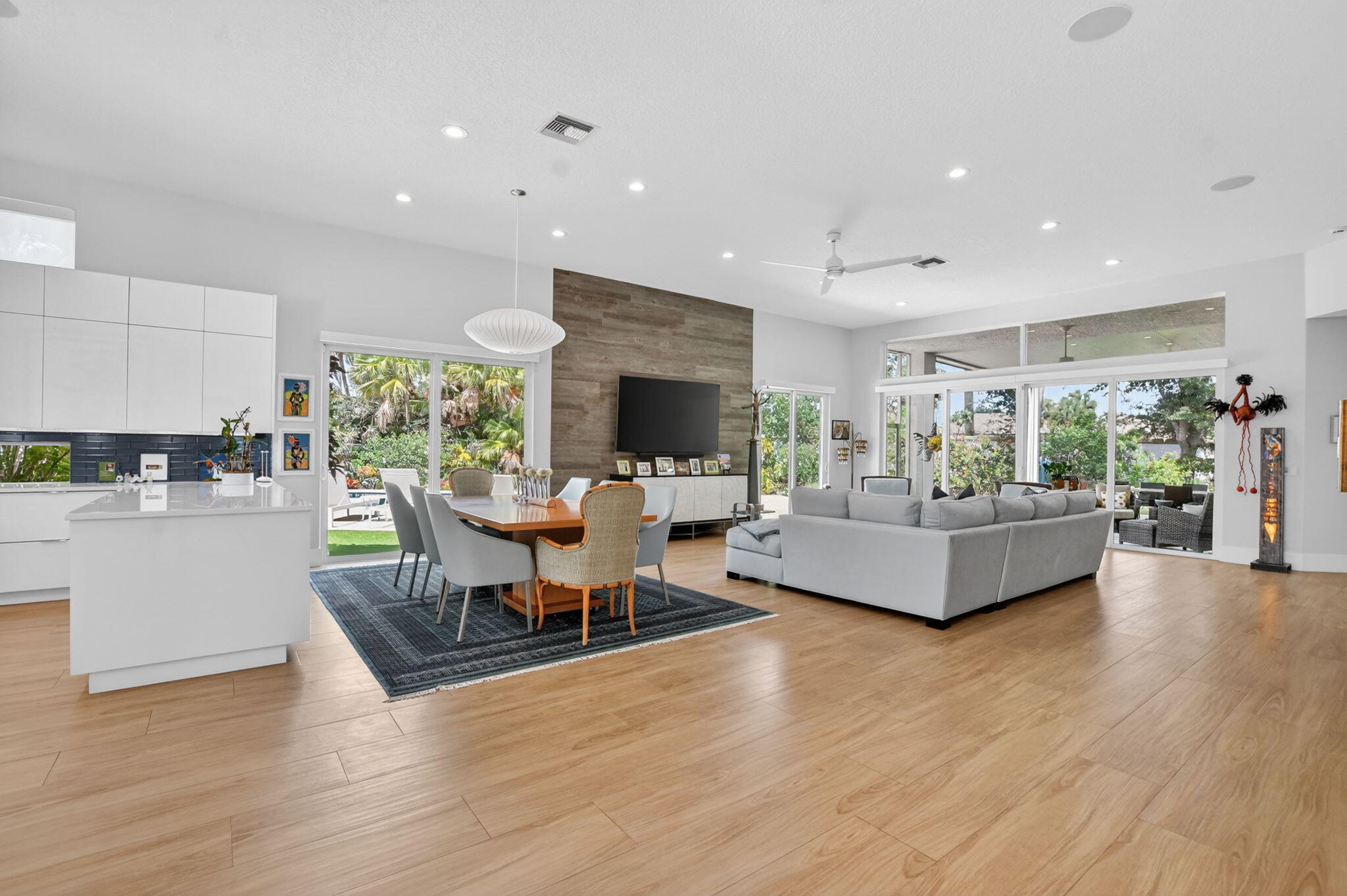 ADDISON RESERVE PARS 7 AND 8 - Residential Lease