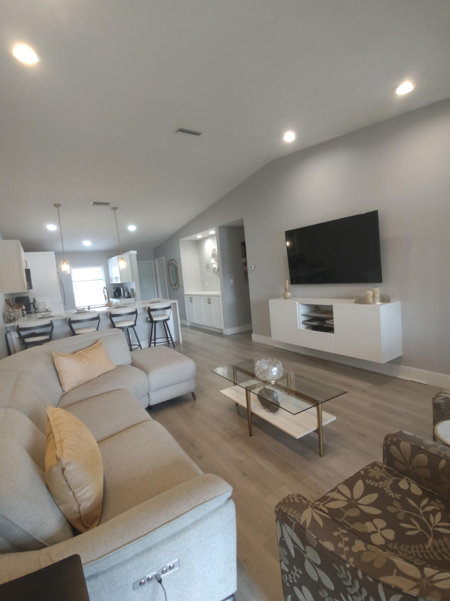 WHISPER WALK - Residential Lease