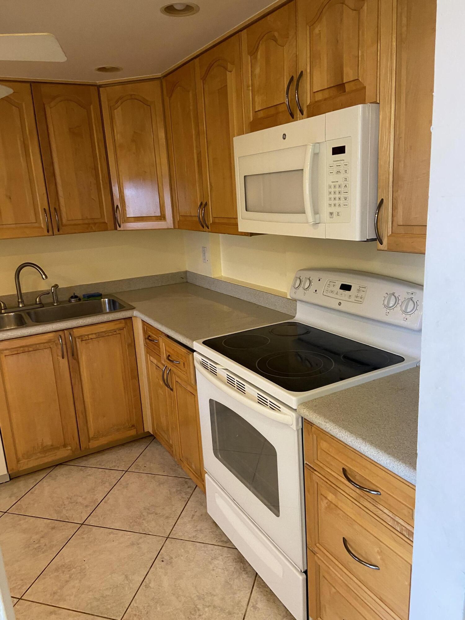 HOLIDAY SPRINGS VILLAGE 2 CONDO - Residential