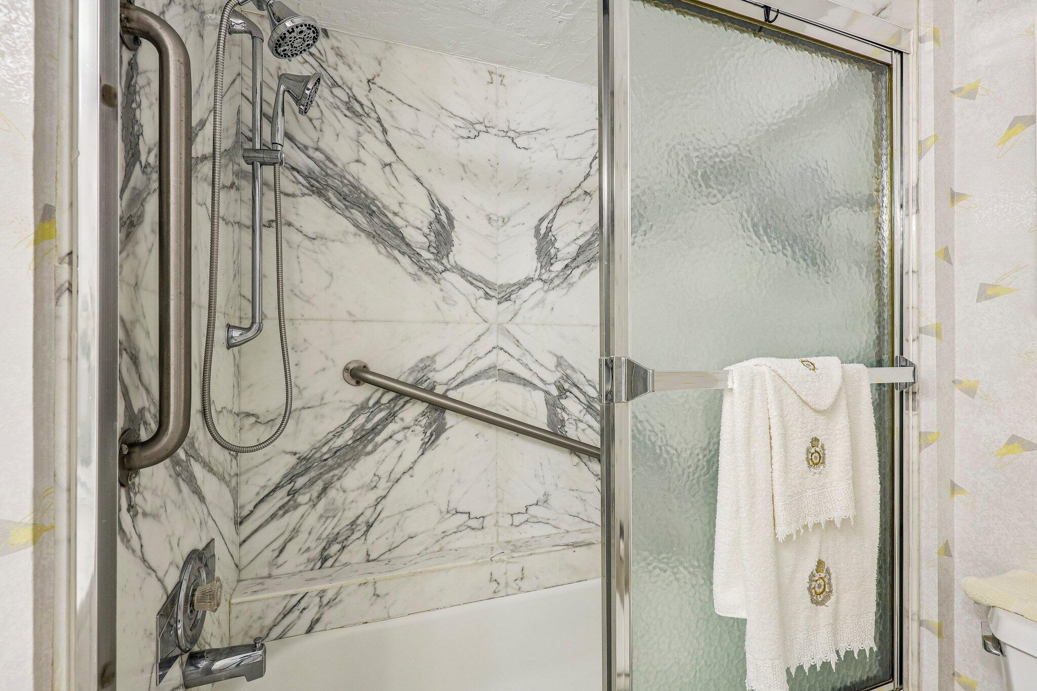 CLARIDGE CONDO - Residential