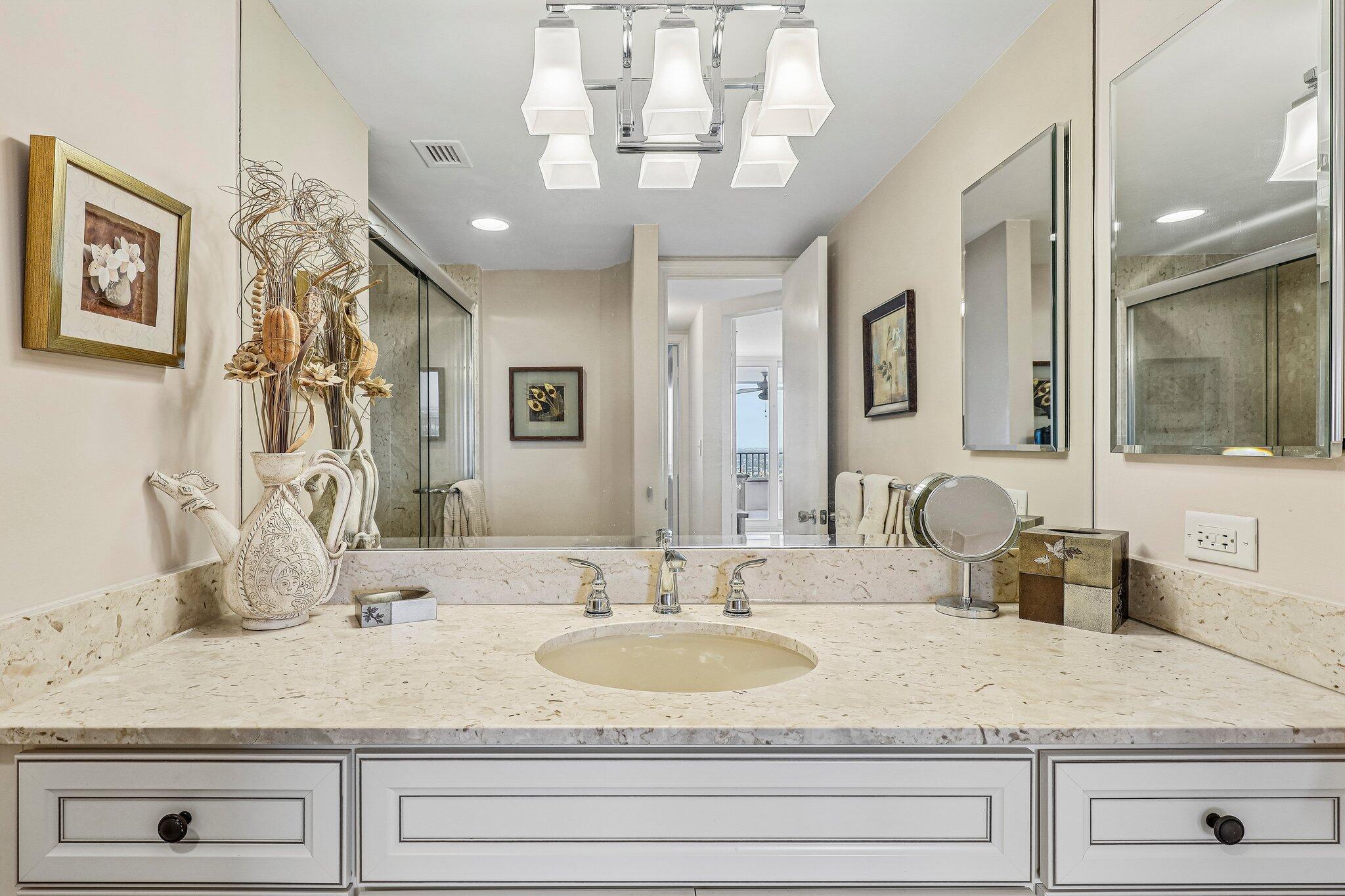 CLARIDGE CONDO - Residential