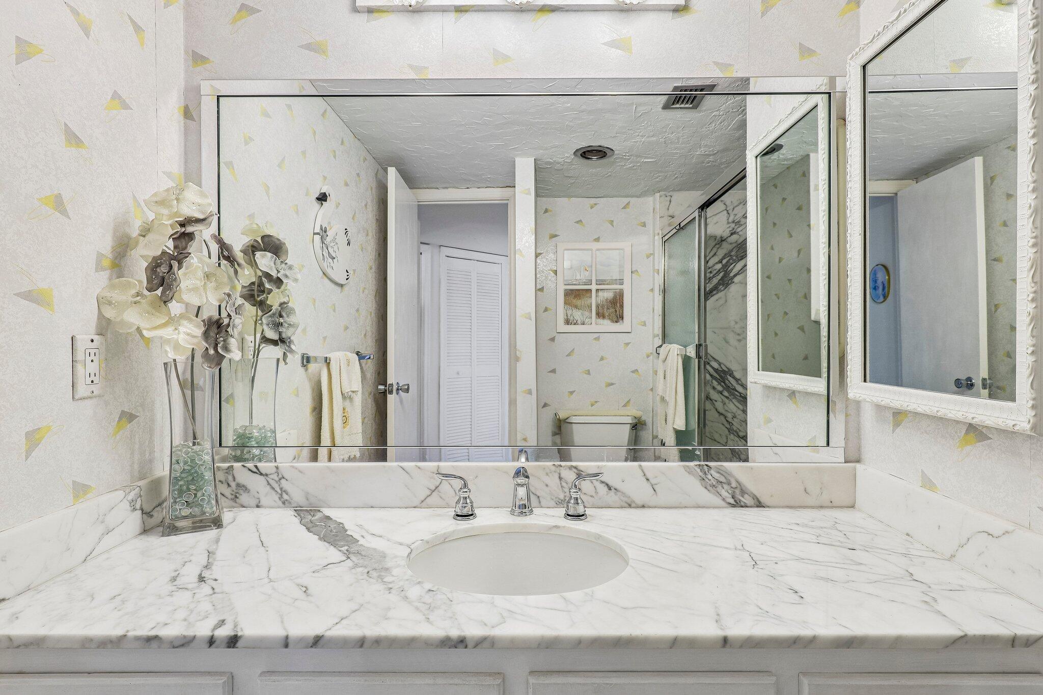 CLARIDGE CONDO - Residential