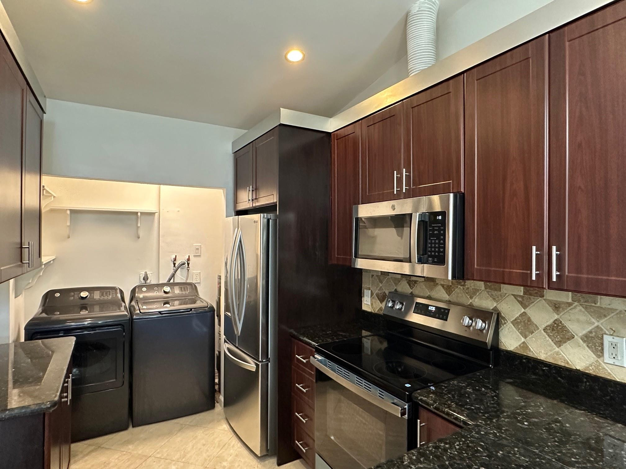 RAMBLEWOOD PLACE CONDO - Residential