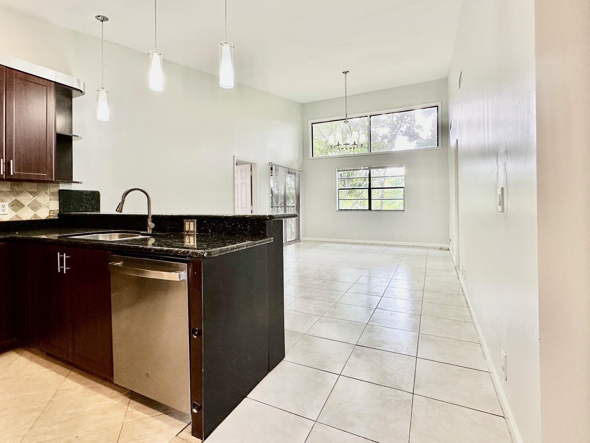 RAMBLEWOOD PLACE CONDO - Residential