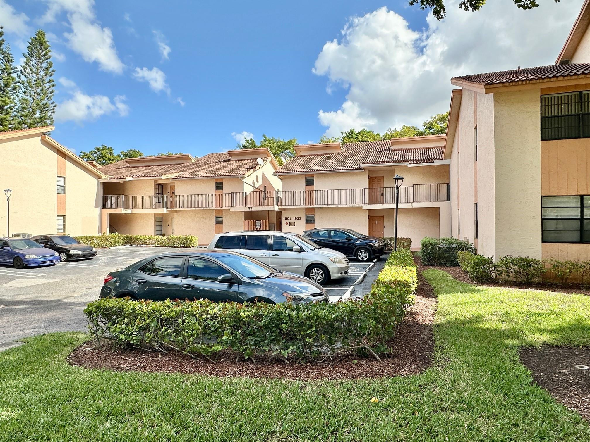 RAMBLEWOOD PLACE CONDO - Residential