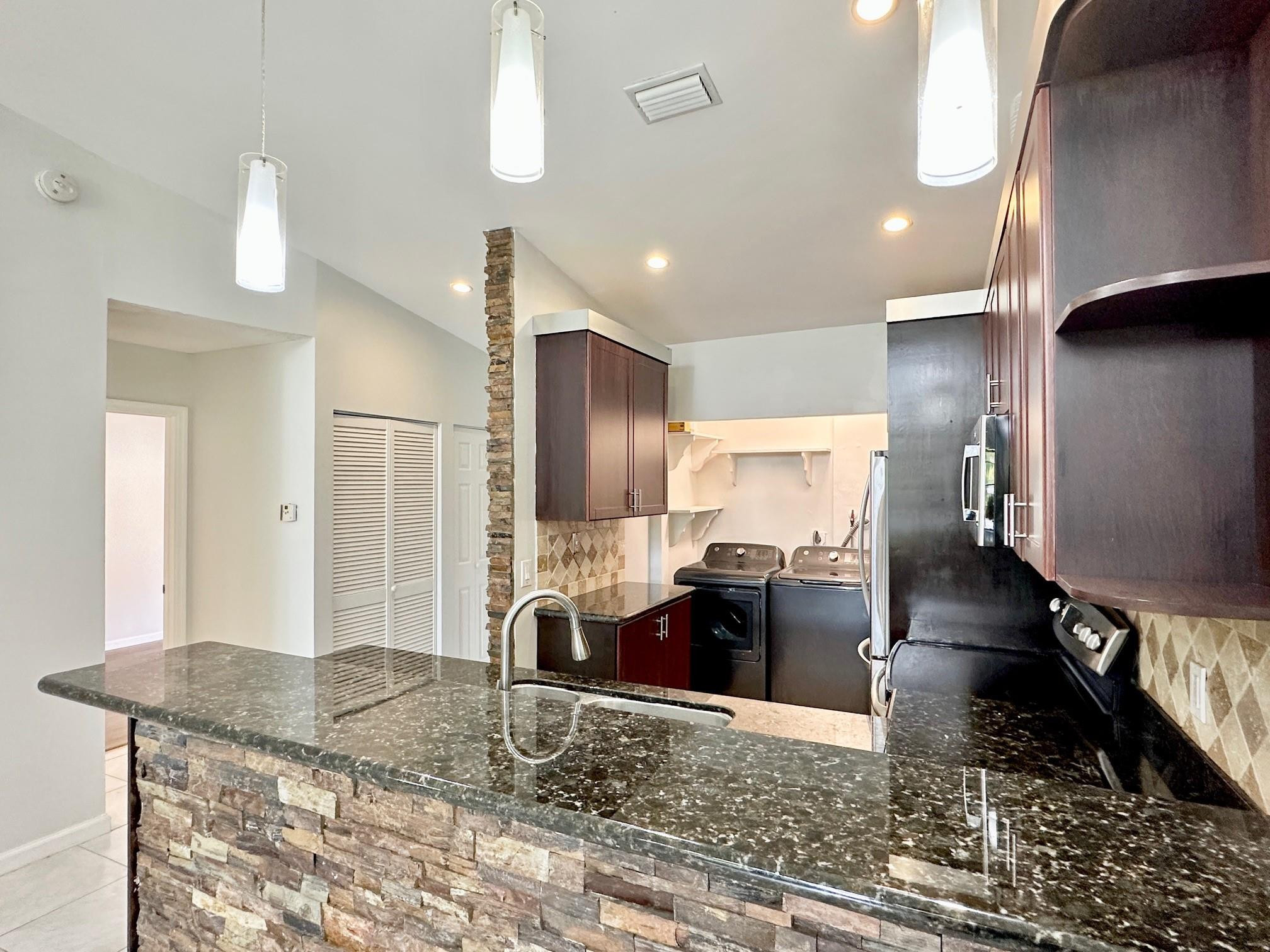 RAMBLEWOOD PLACE CONDO - Residential