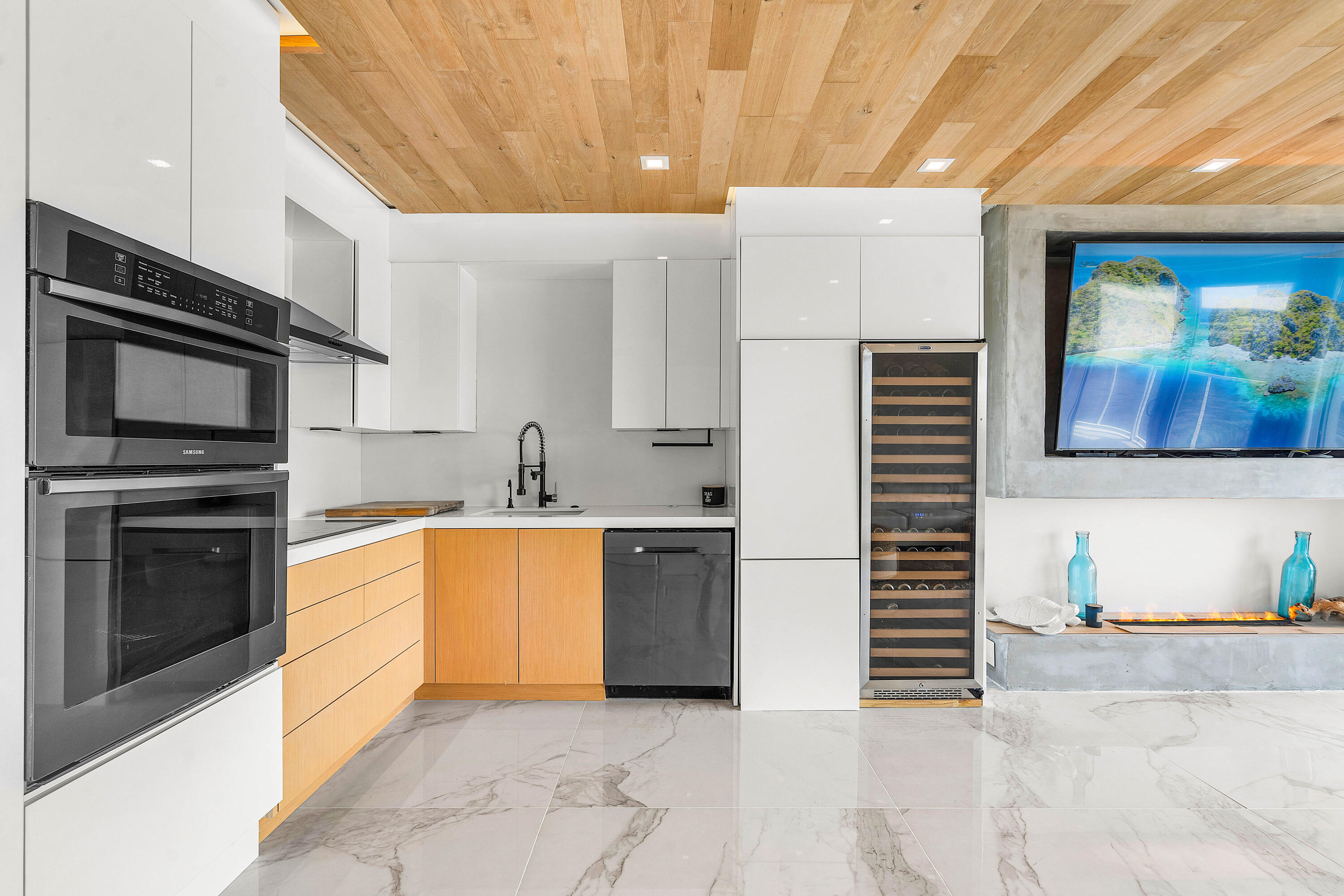 INTRACOASTAL CONDO - Residential