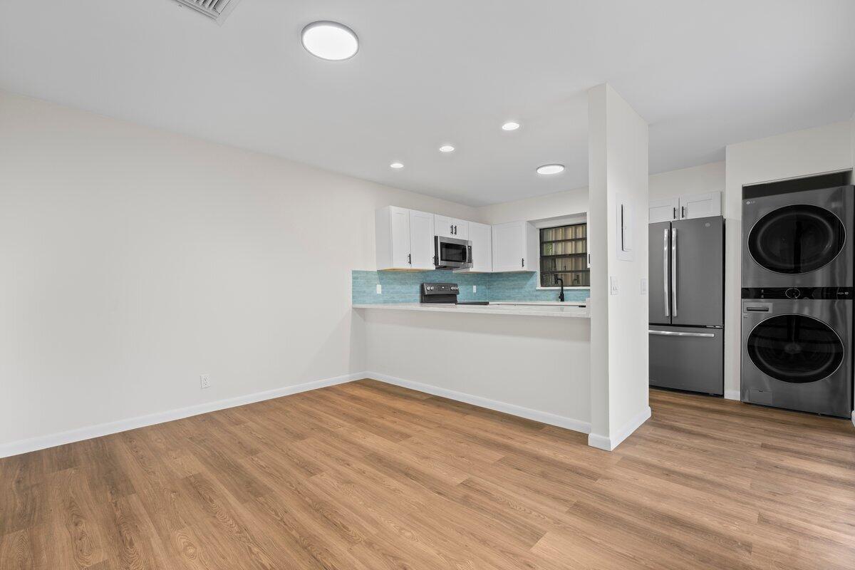 POND RIDGE VILLAS EAST CONDO - Residential
