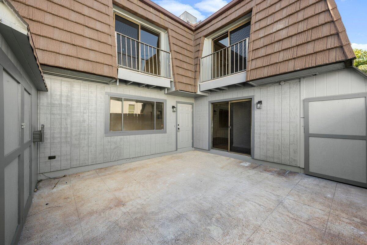 POND RIDGE VILLAS EAST CONDO - Residential