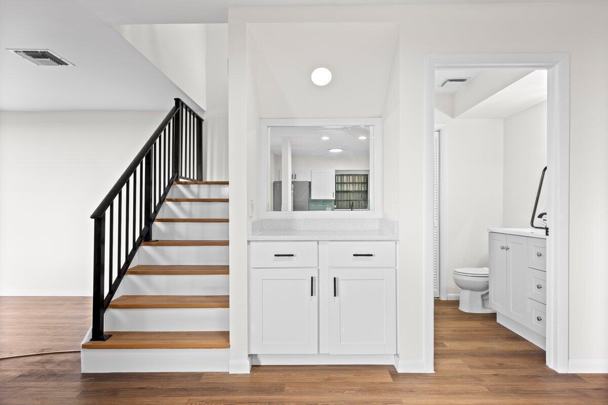 POND RIDGE VILLAS EAST CONDO - Residential