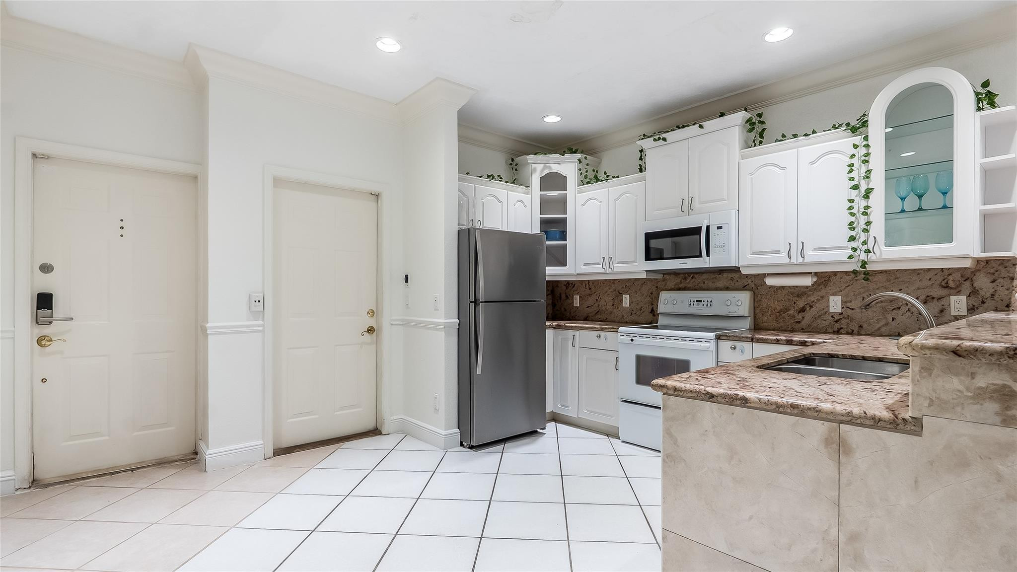 POMPANO BEACH BLOUNT BROS - Residential Lease