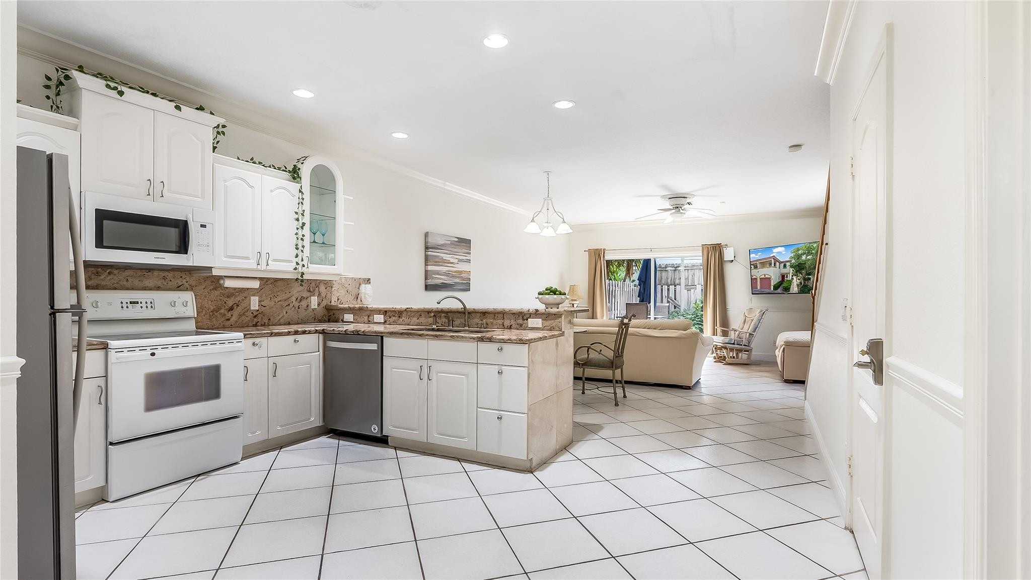 POMPANO BEACH BLOUNT BROS - Residential Lease
