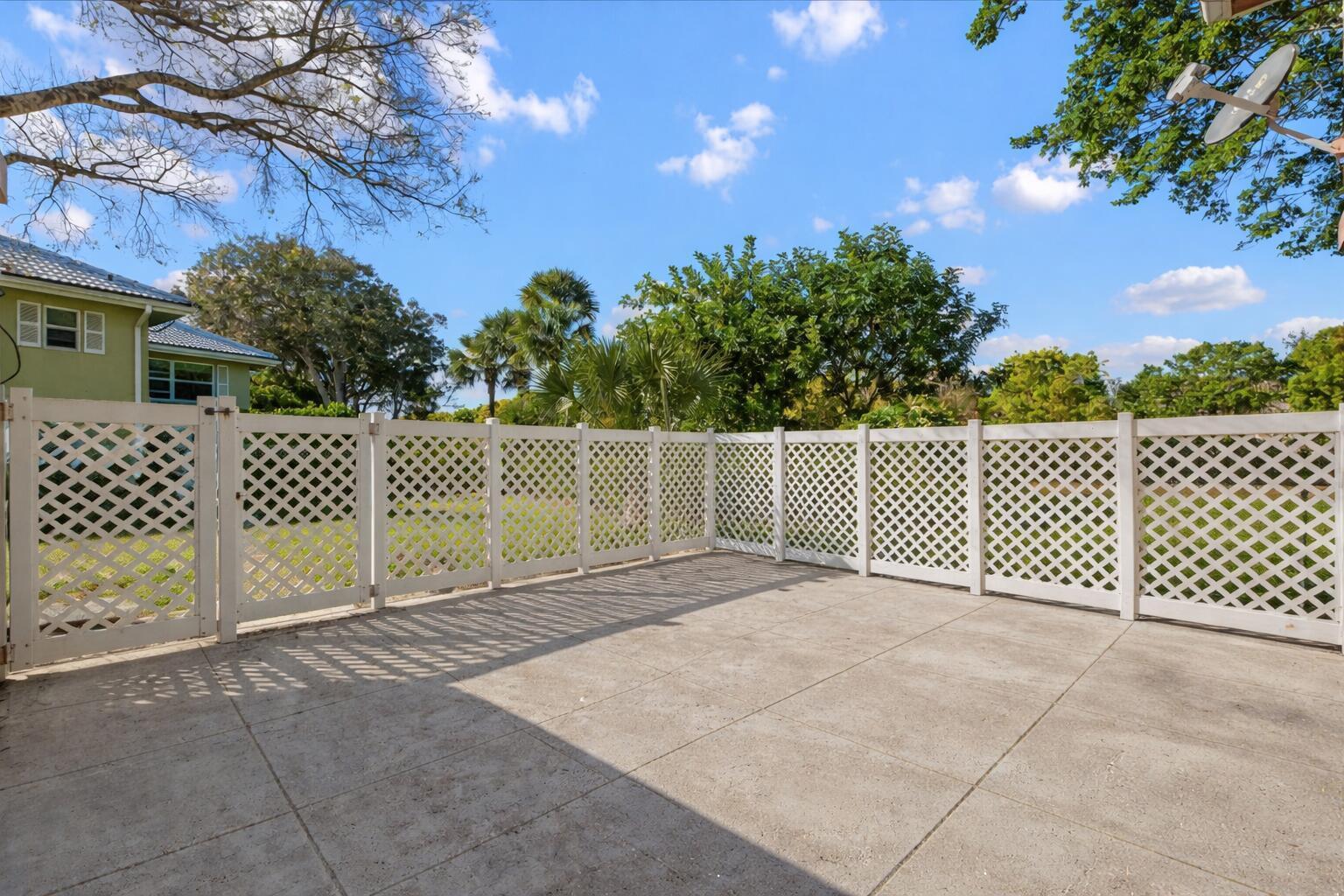 STAMFORD AT THE VILLAGES OF PALM BEACH L - Residential Lease