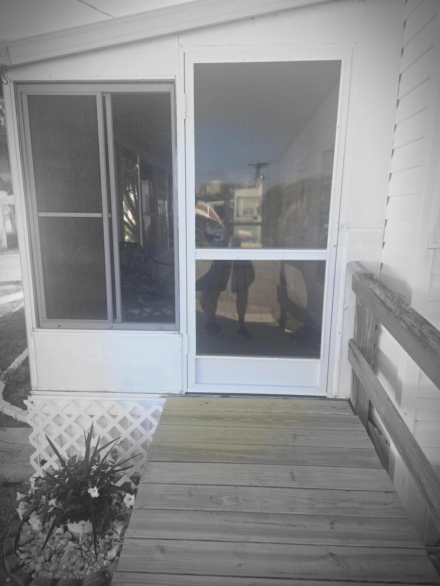 HYPOLUXO HARBOR CLUB CO-OP - Residential Lease