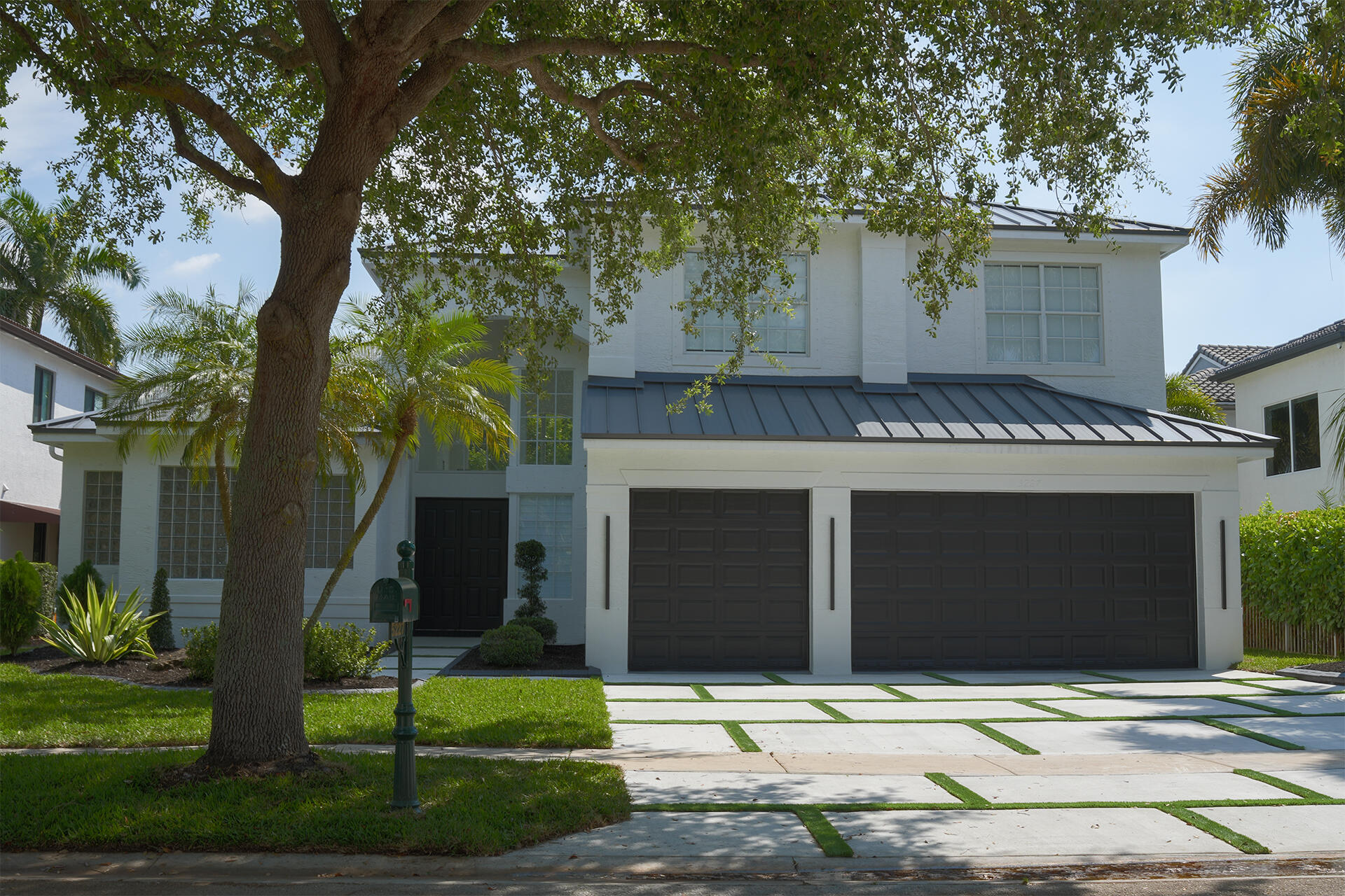 SUNSET LAKES PLAT THREE - Residential