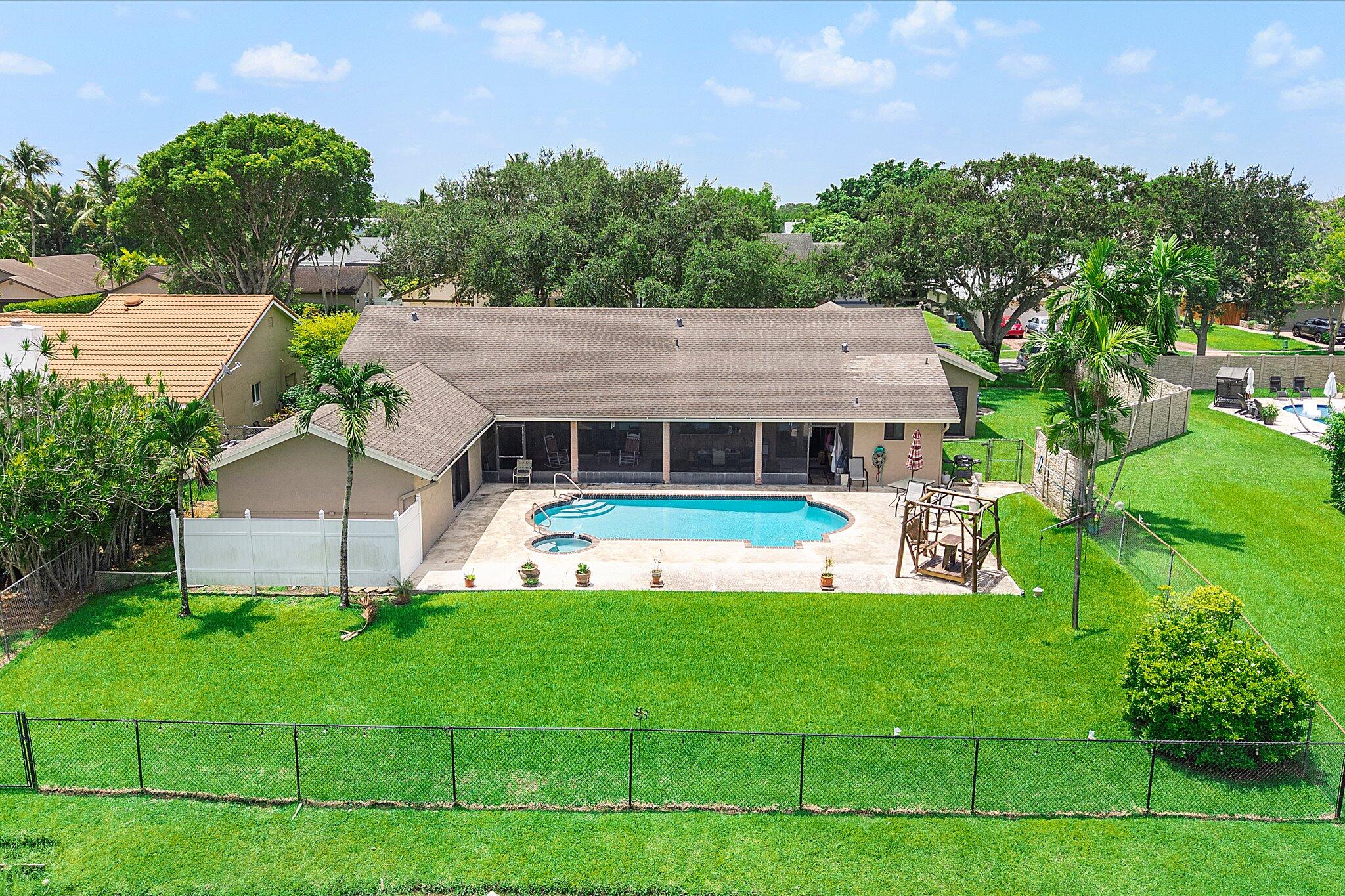 PINE LAKE - Residential