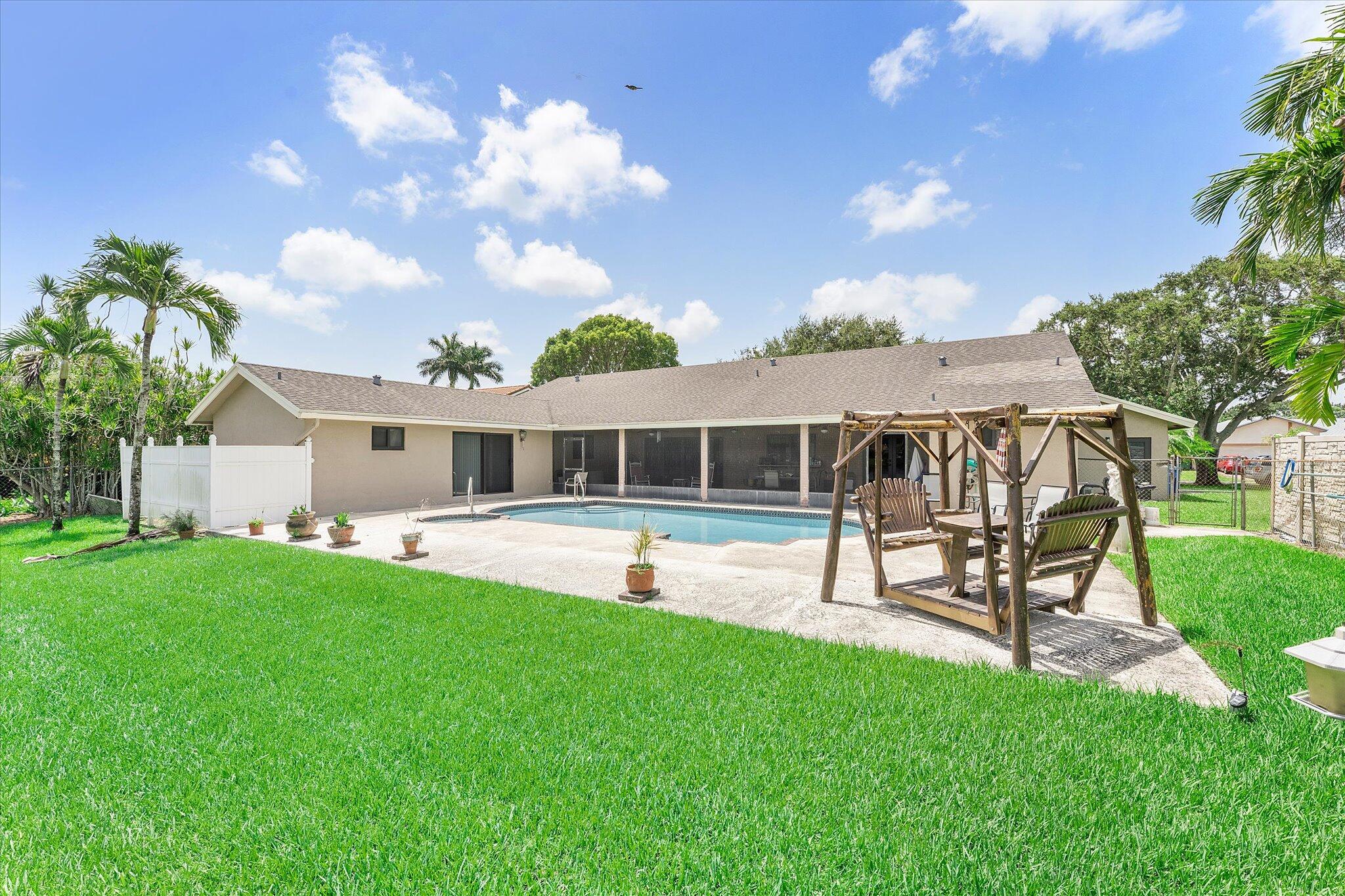 PINE LAKE - Residential
