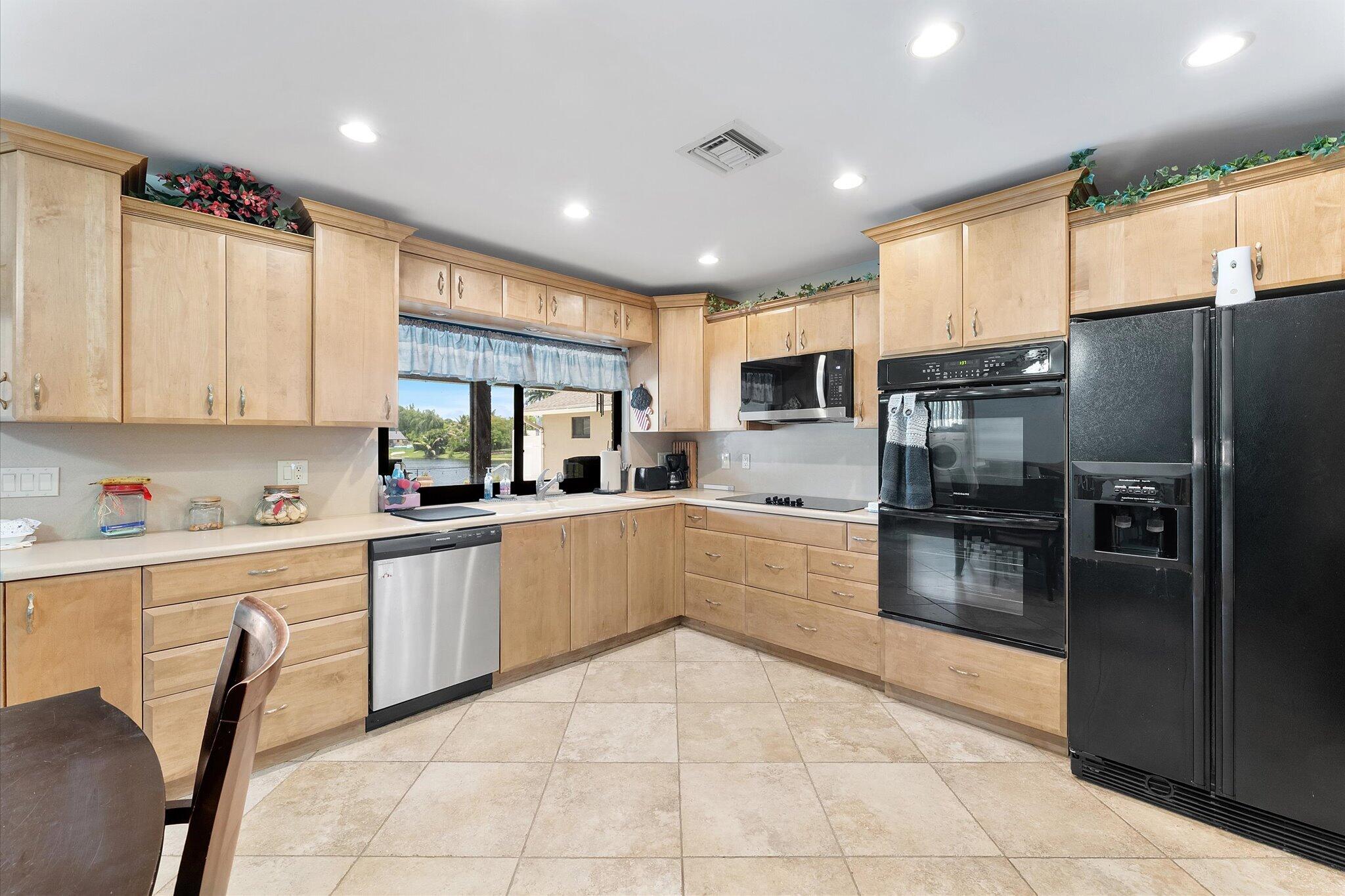 PINE LAKE - Residential