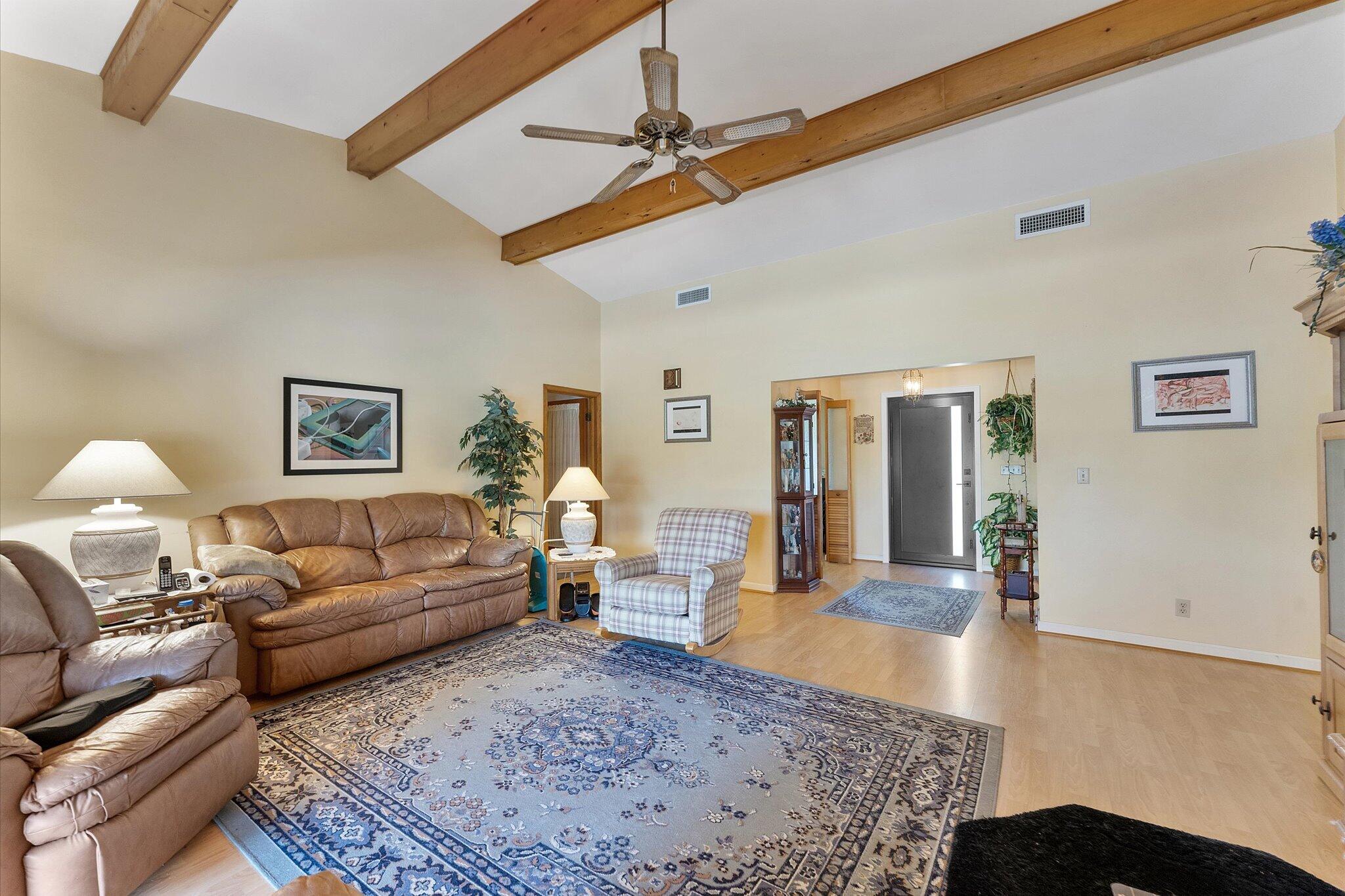PINE LAKE - Residential