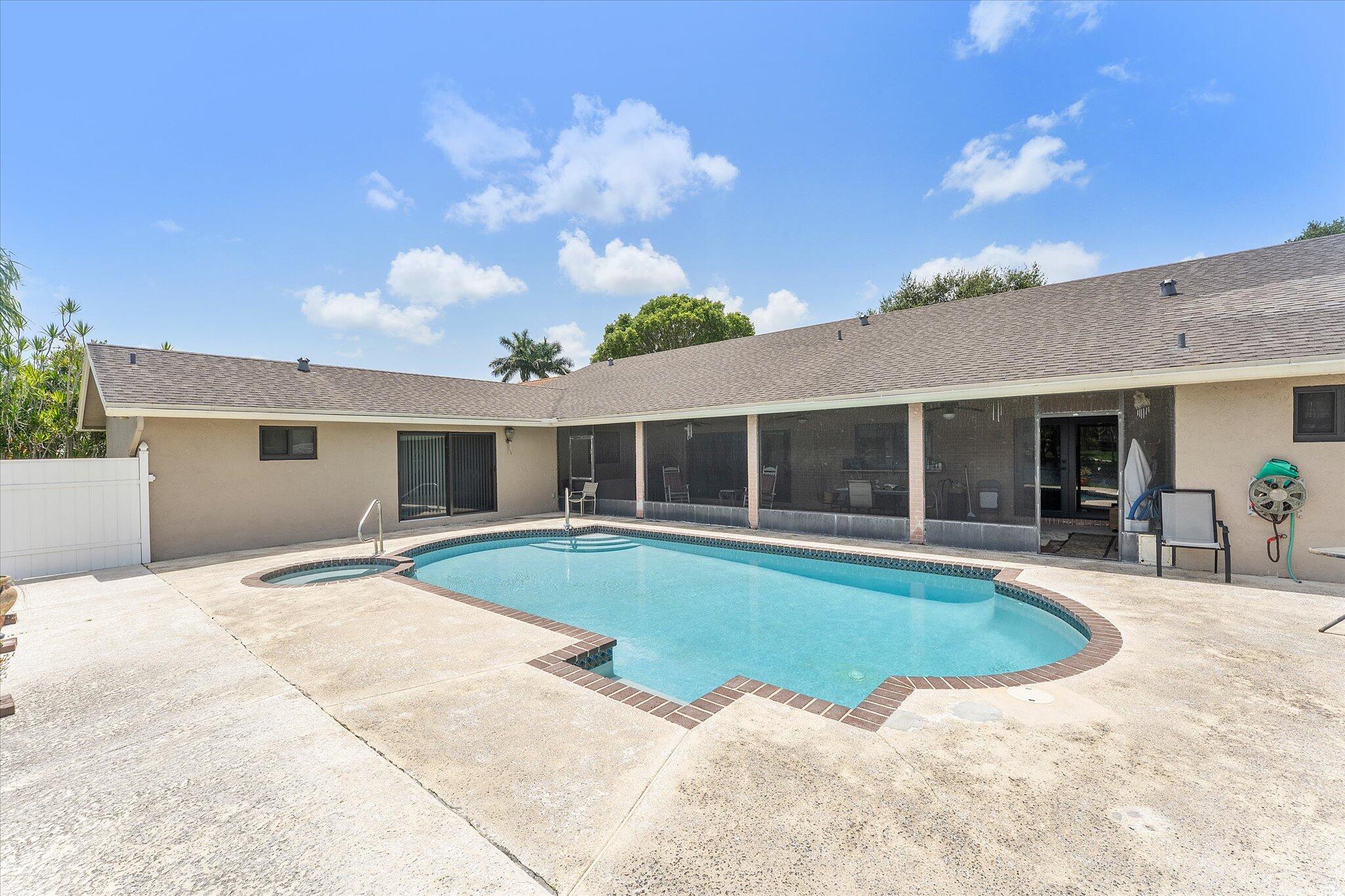 PINE LAKE - Residential